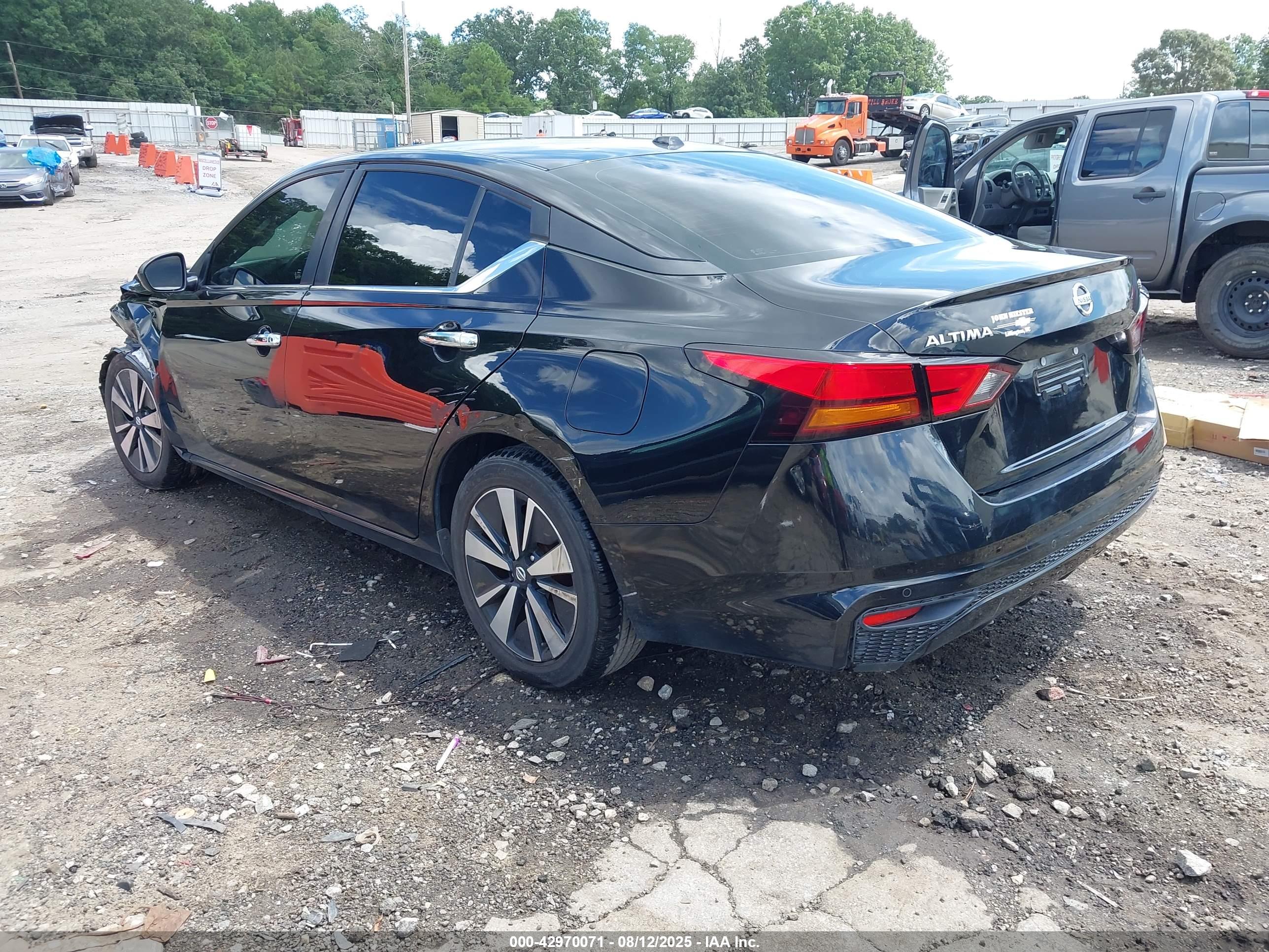 NISSAN ALTIMA image 3