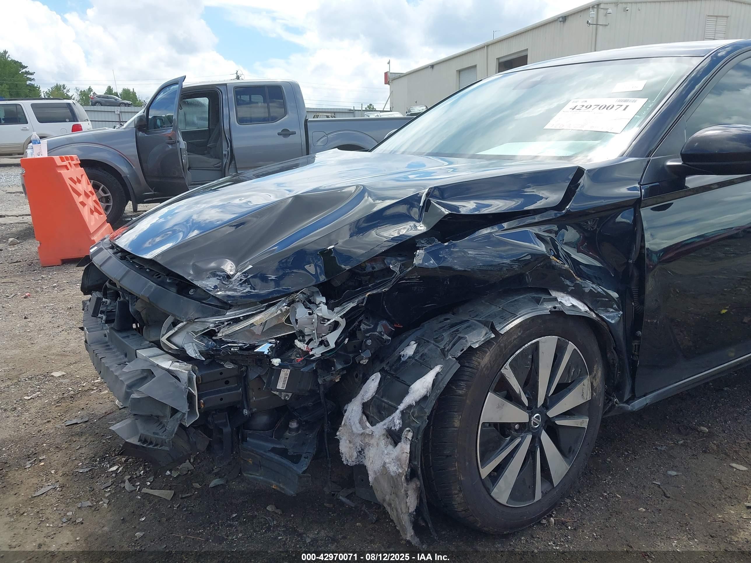 NISSAN ALTIMA image 6