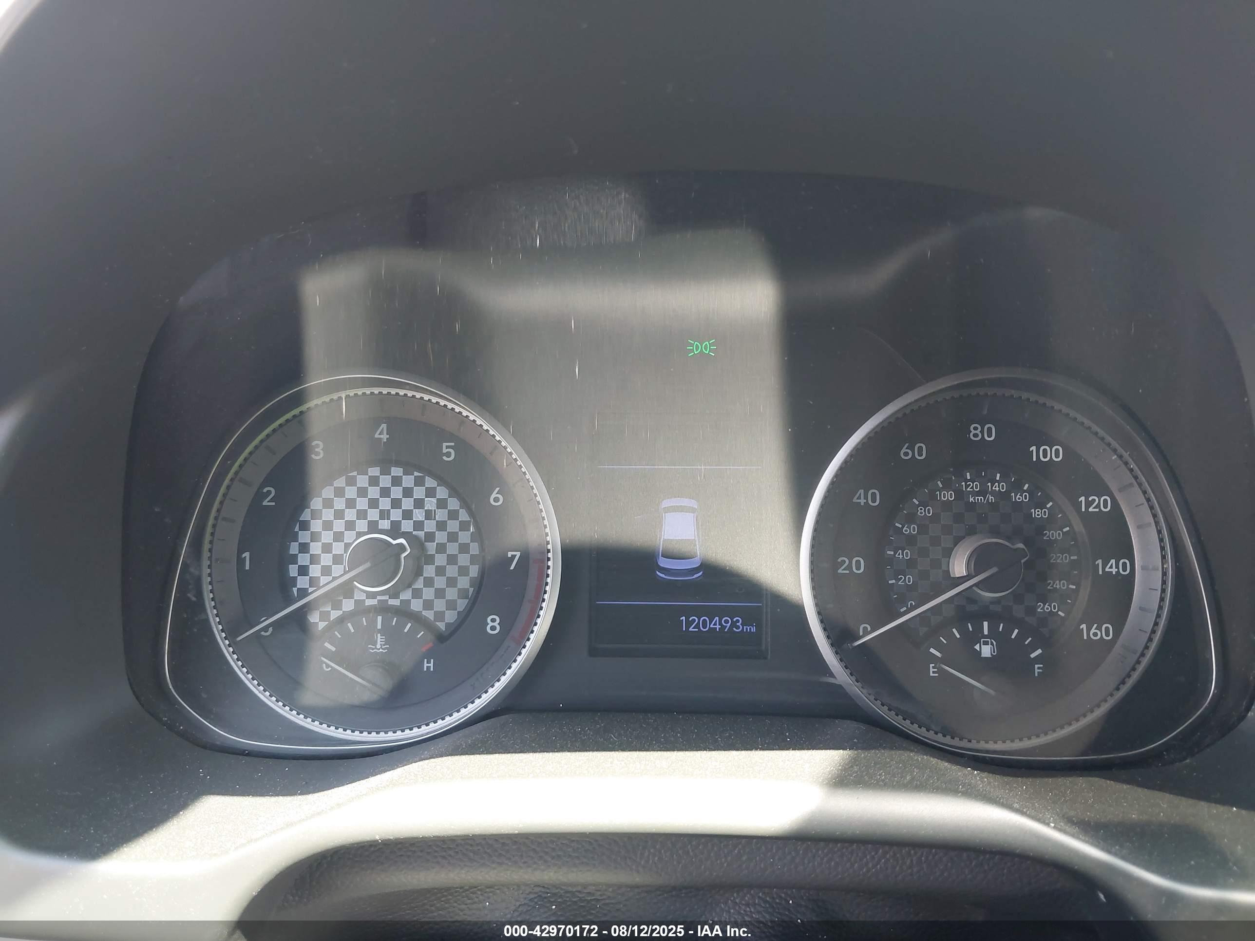 HYUNDAI ELANTRA image 7
