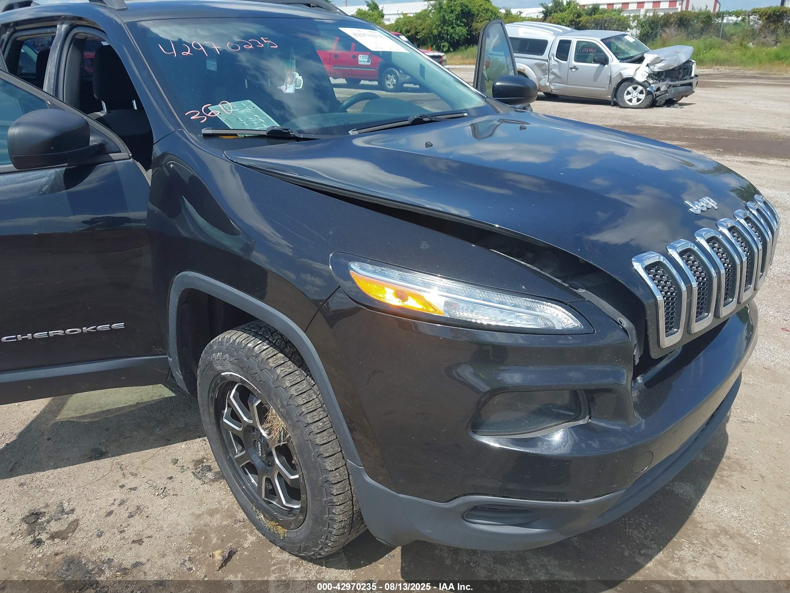 JEEP CHEROKEE image 6