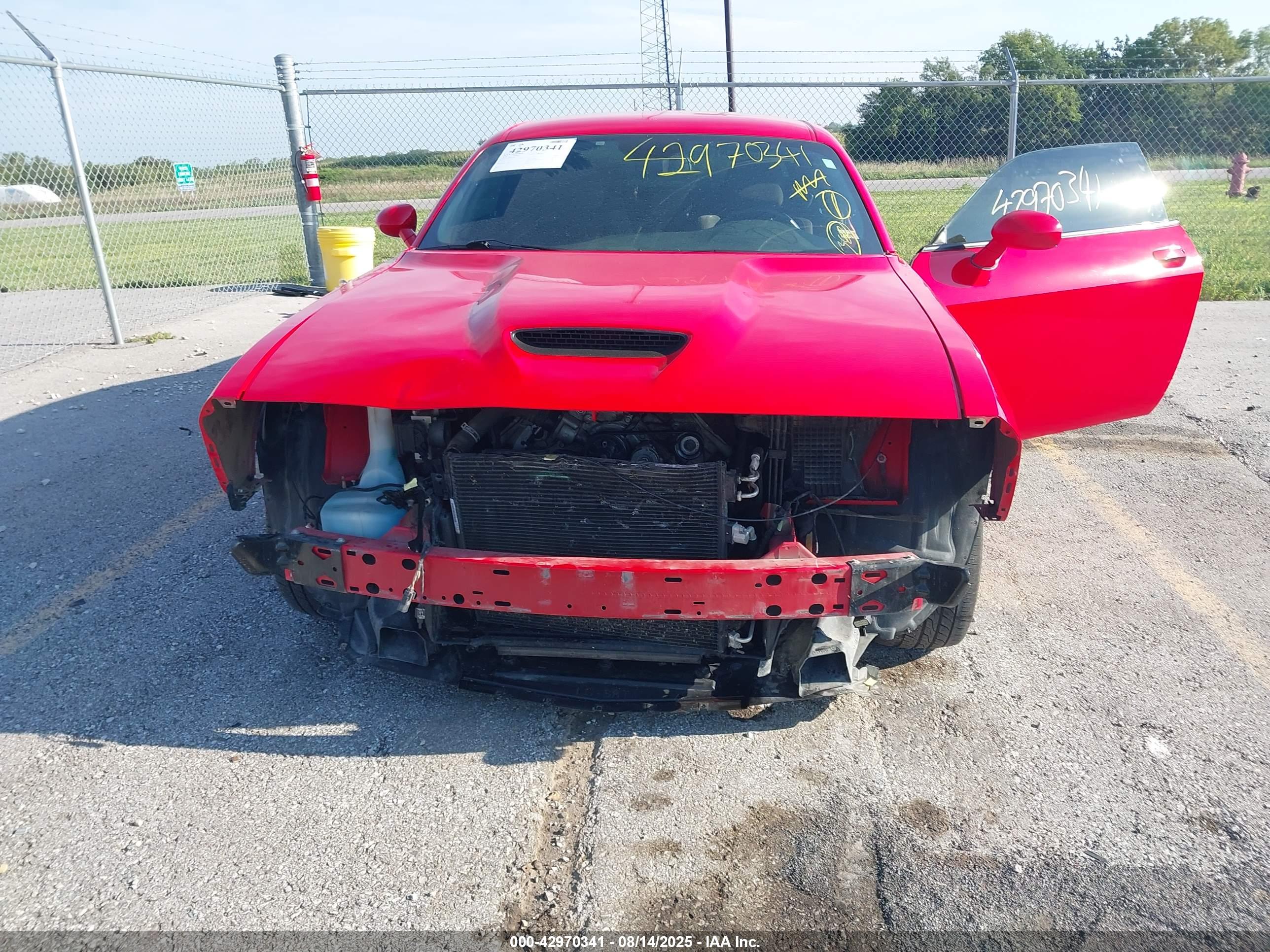 DODGE CHALLENGER image 6