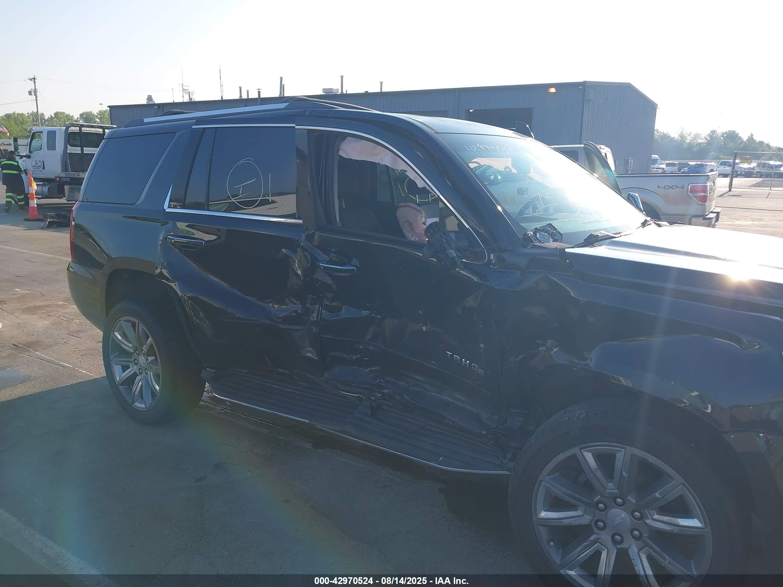 CHEVROLET TAHOE image 6