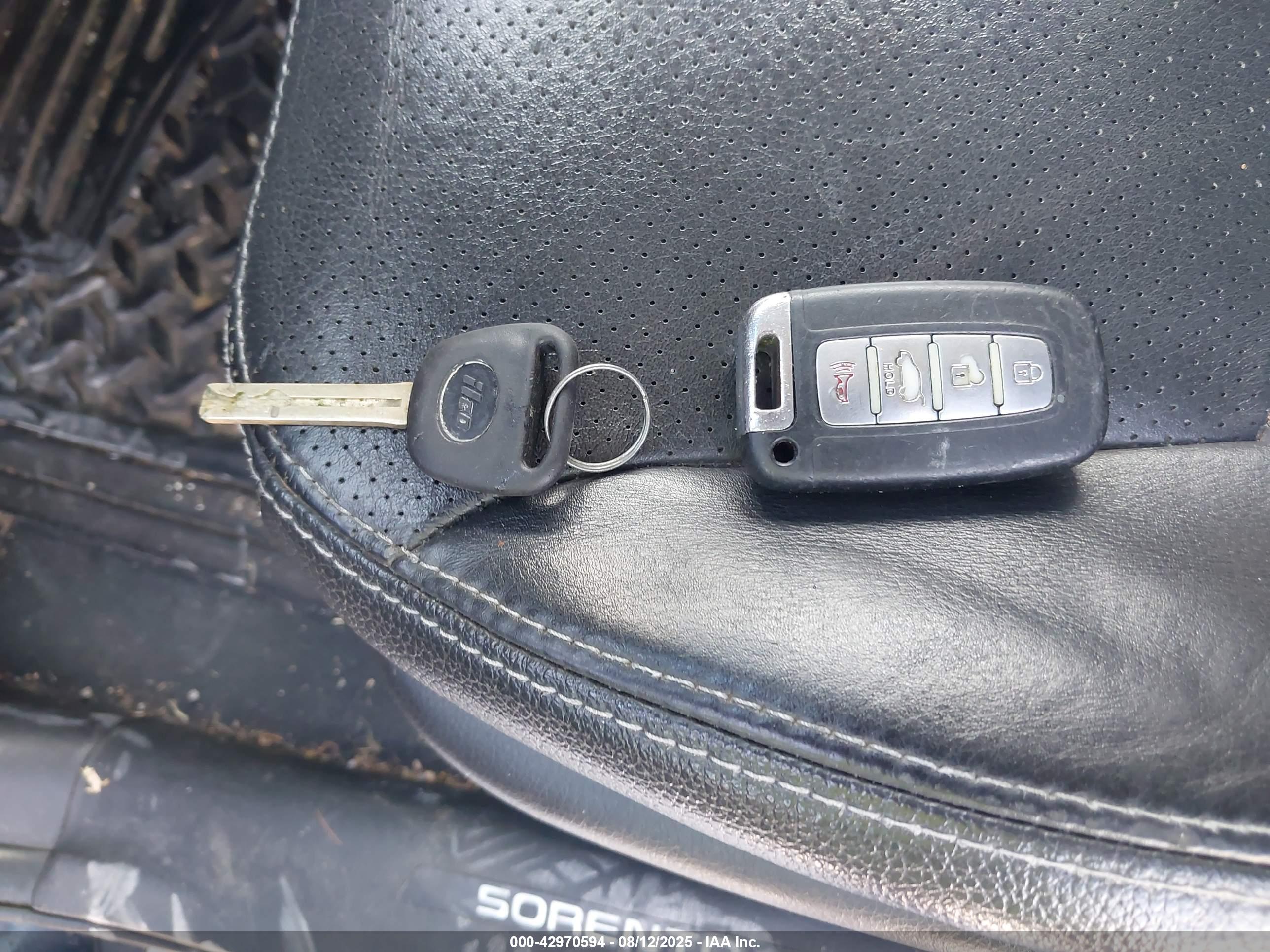 KIA SORENTO image 11