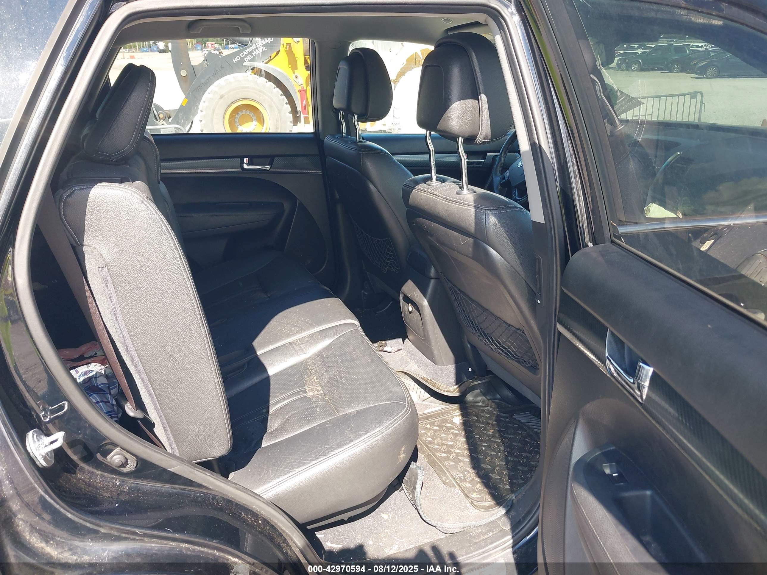 KIA SORENTO image 8