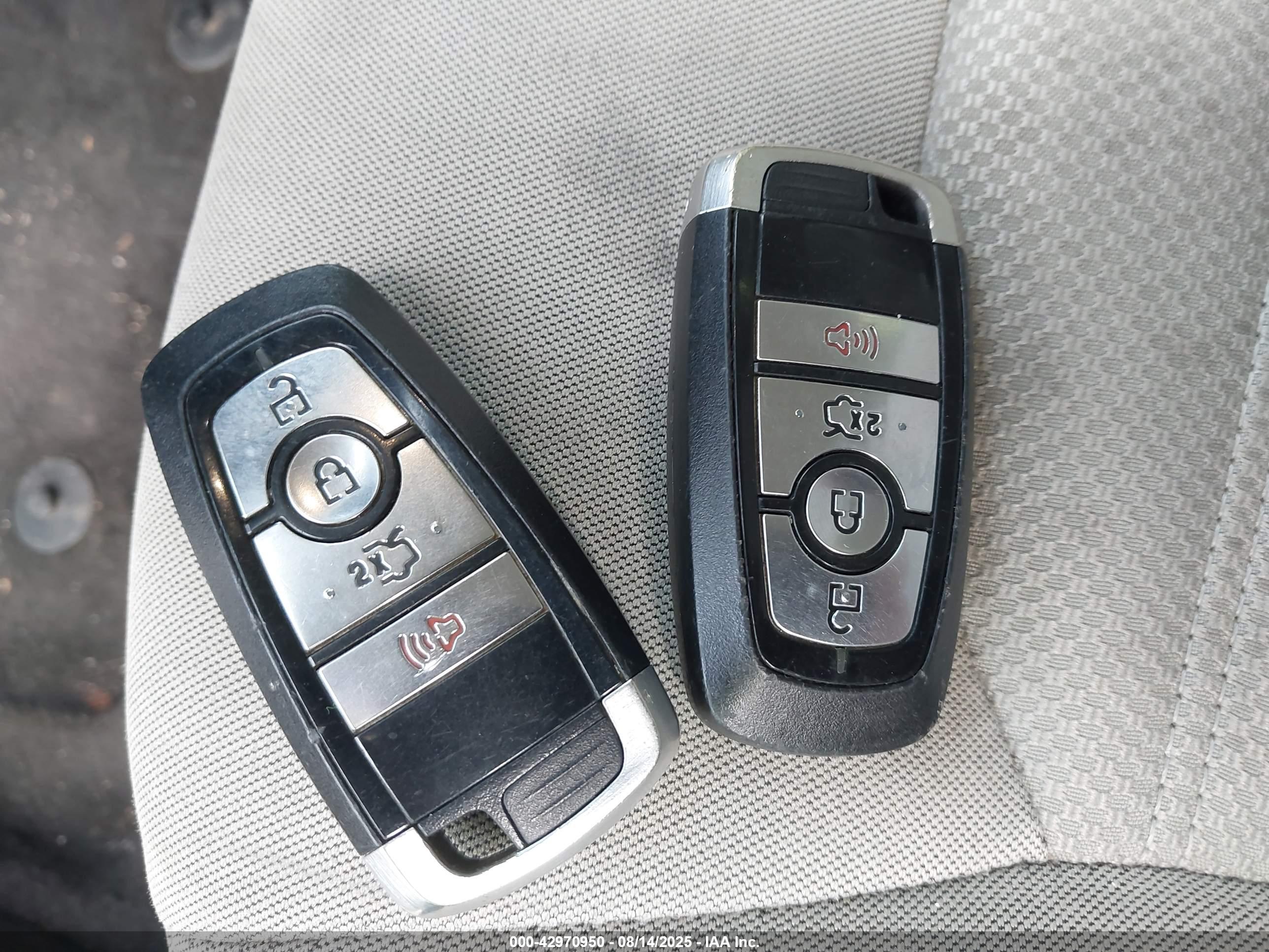 FORD FUSION image 11