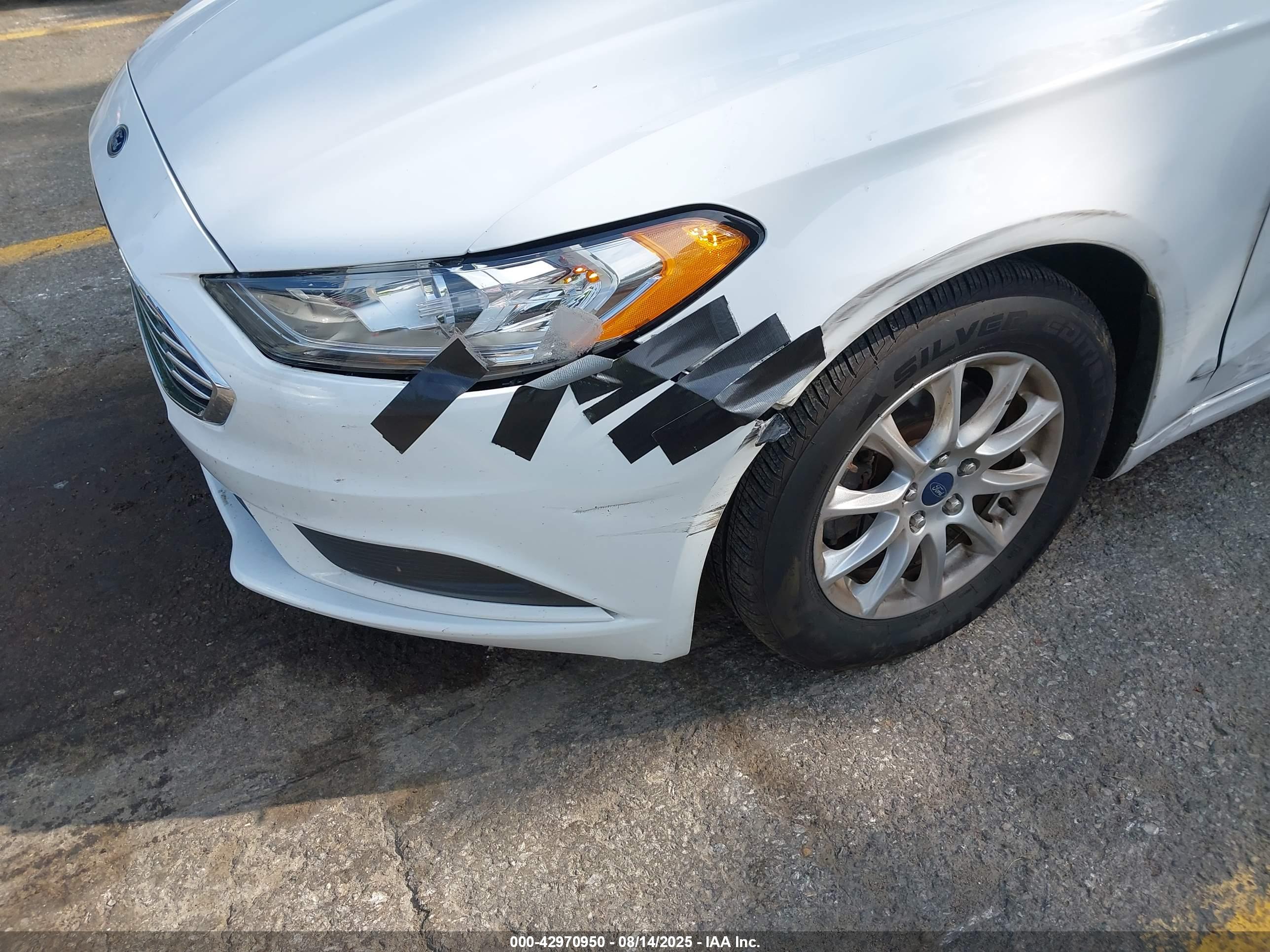 FORD FUSION image 6