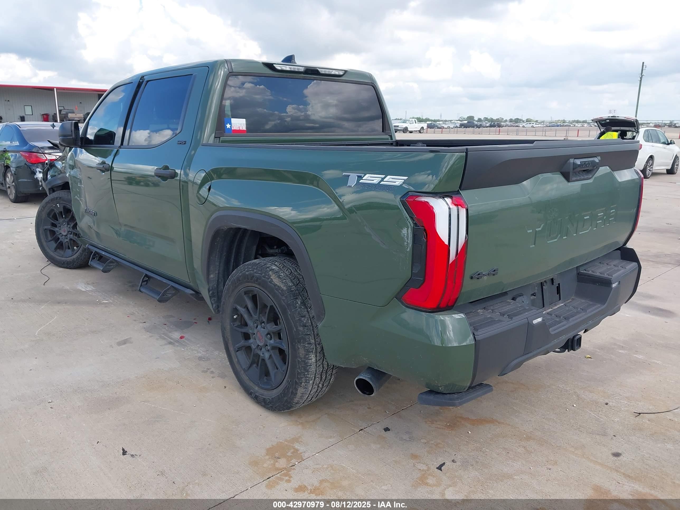 TOYOTA TUNDRA image 3