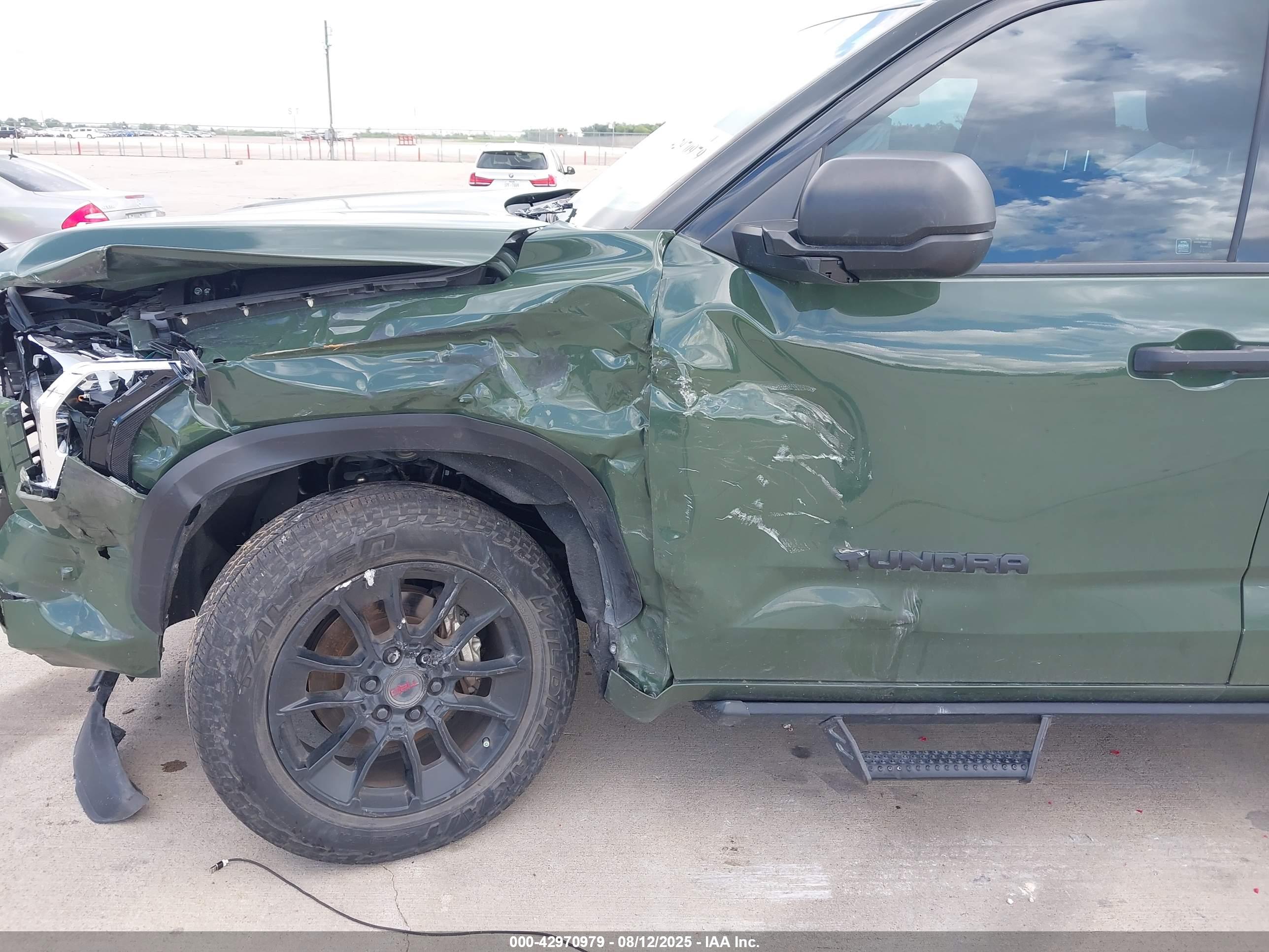 TOYOTA TUNDRA image 6