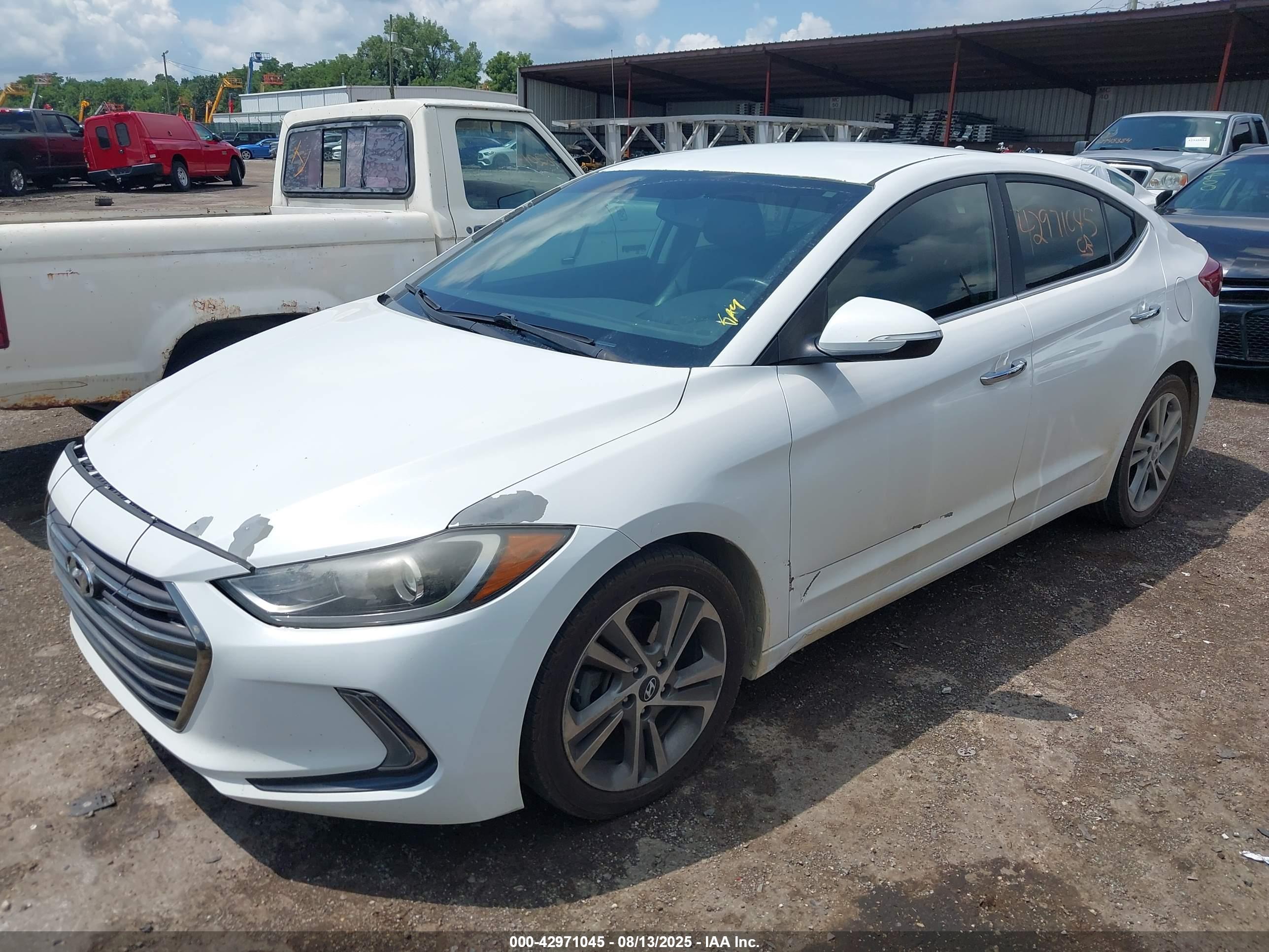 HYUNDAI ELANTRA image 2
