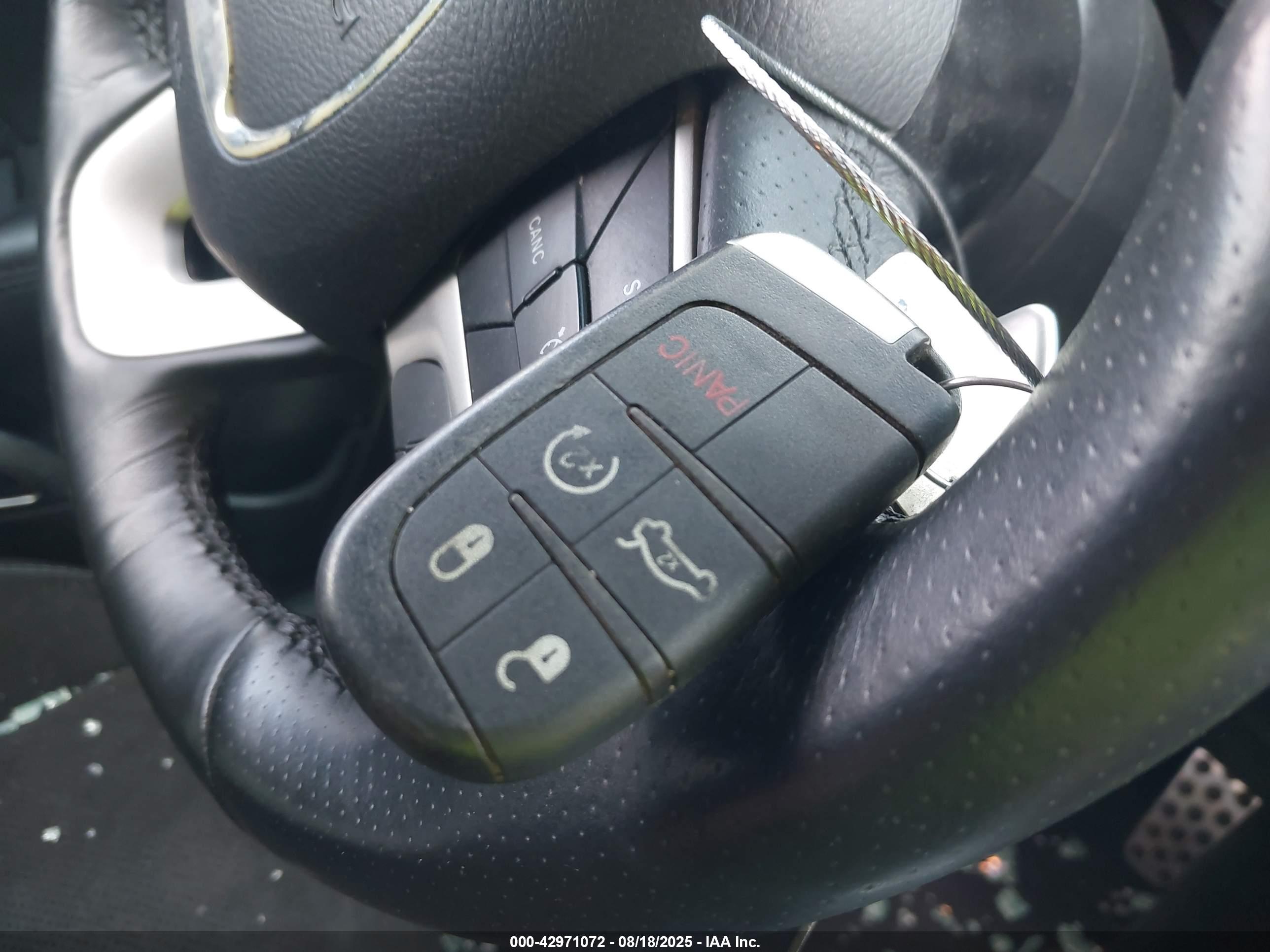 DODGE CHALLENGER image 11