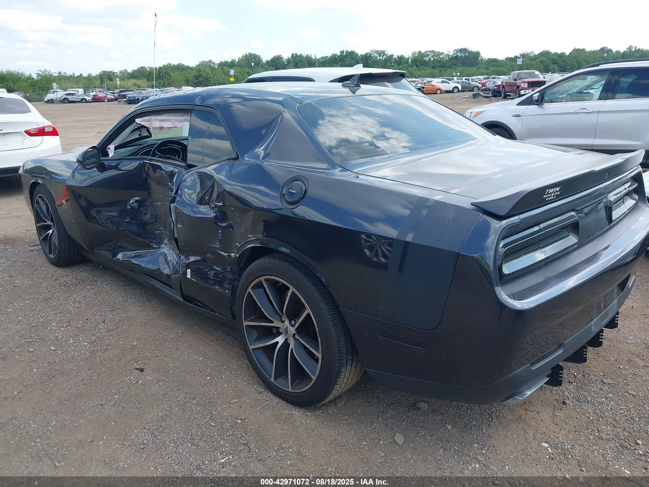 DODGE CHALLENGER image 3