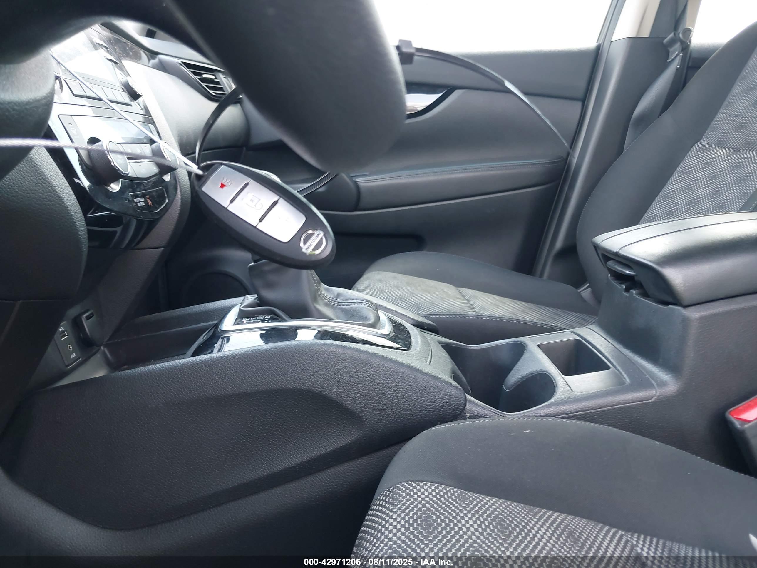 NISSAN ROGUE image 11