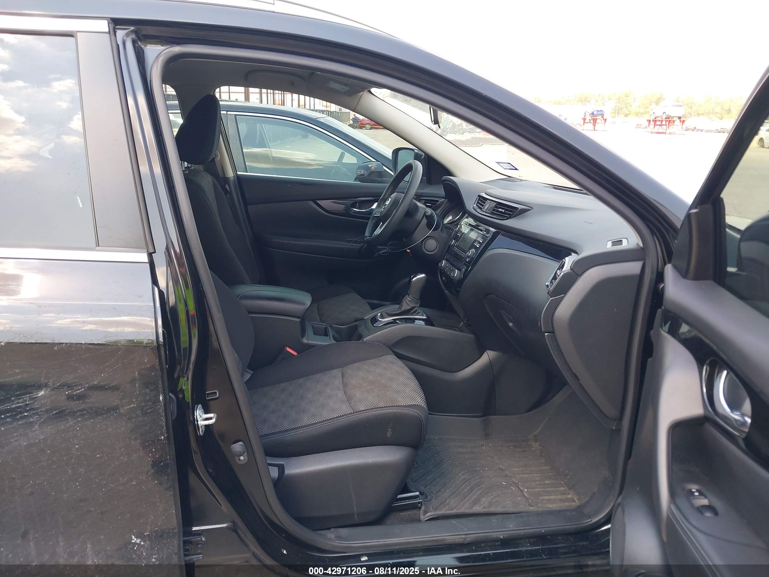 NISSAN ROGUE image 5