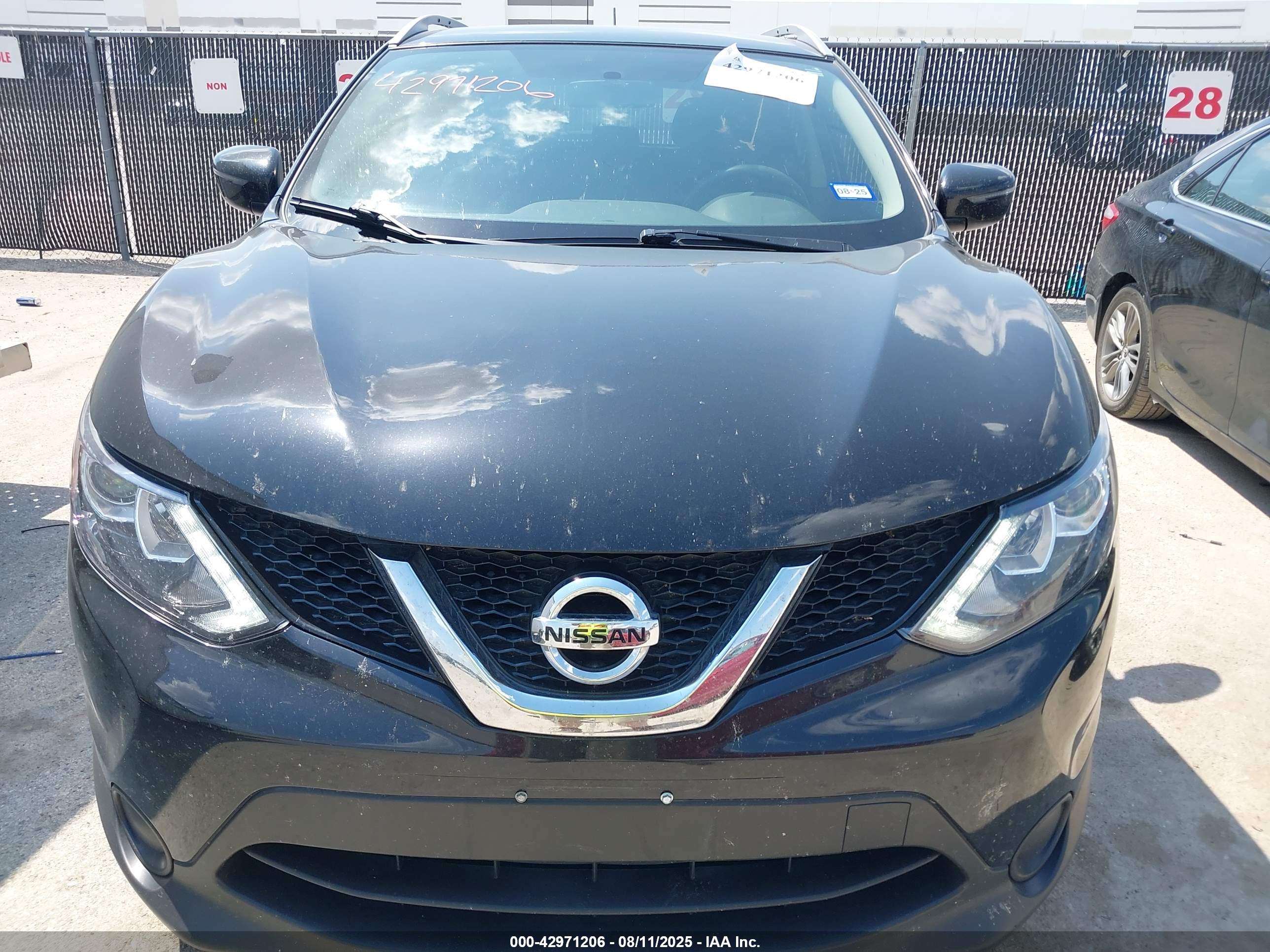 NISSAN ROGUE image 6