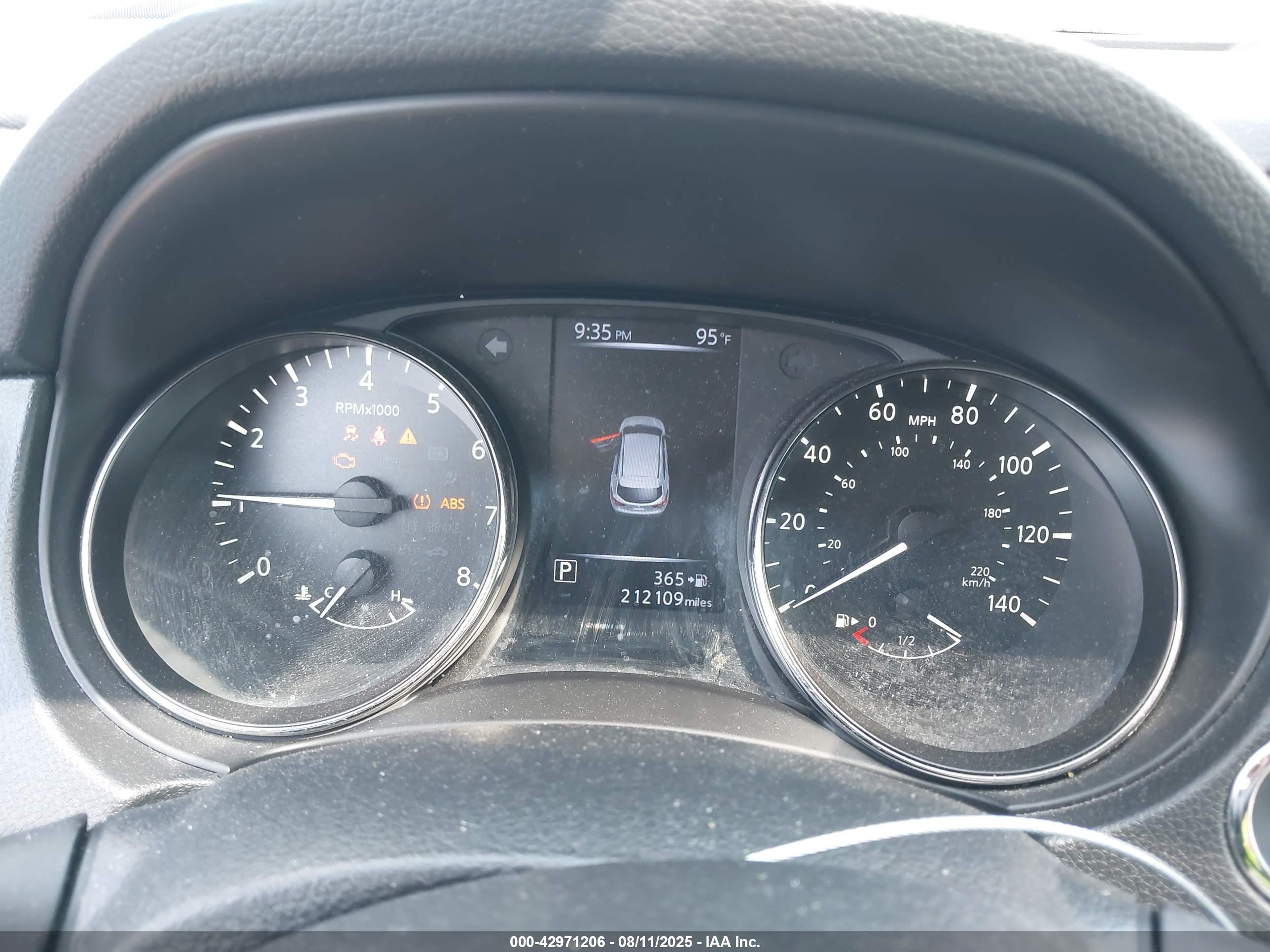 NISSAN ROGUE image 7