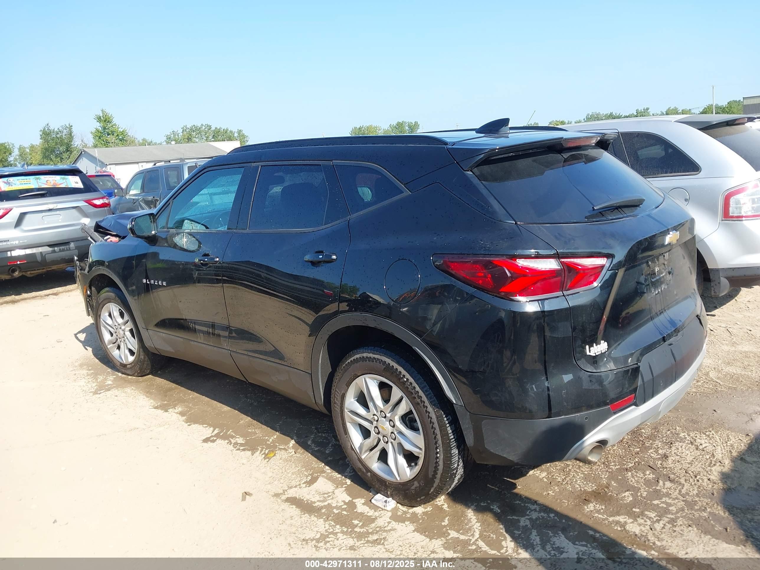 CHEVROLET BLAZER image 3