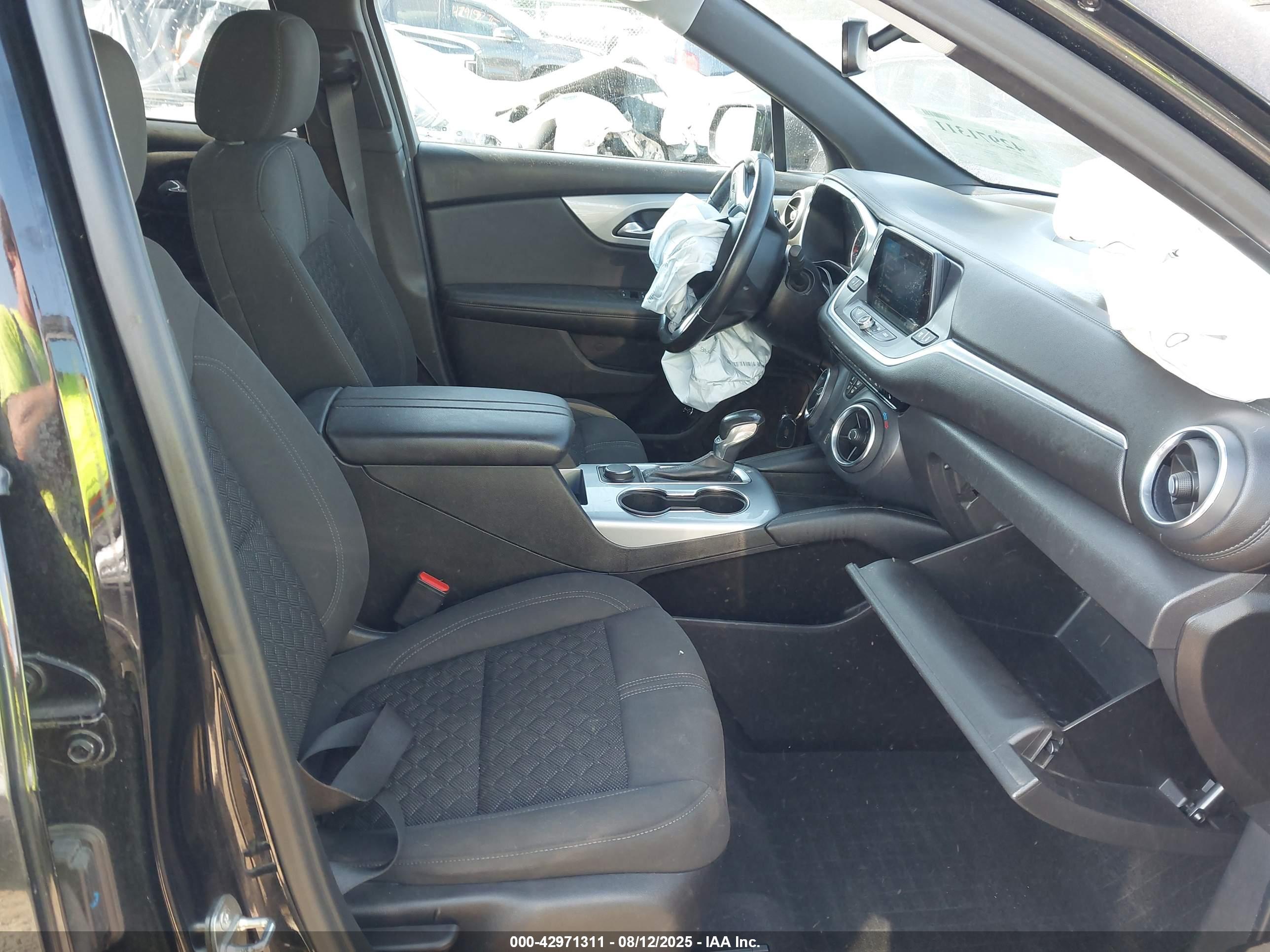 CHEVROLET BLAZER image 5