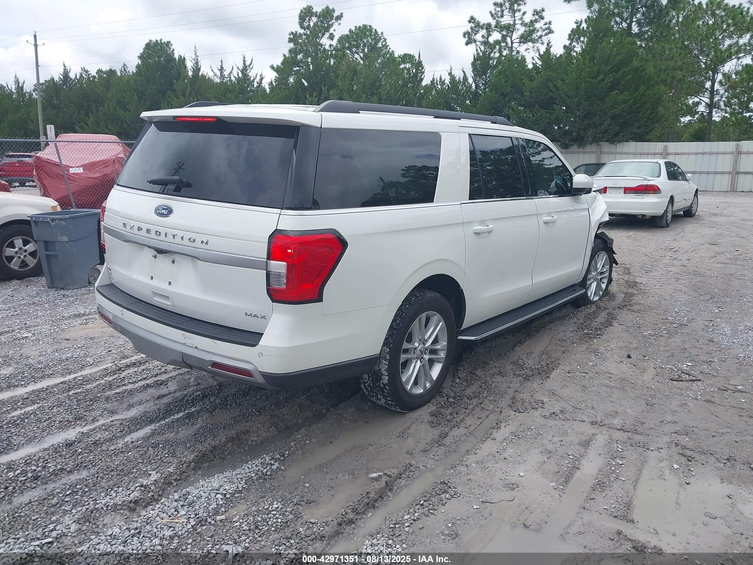 FORD EXPEDITION image 4