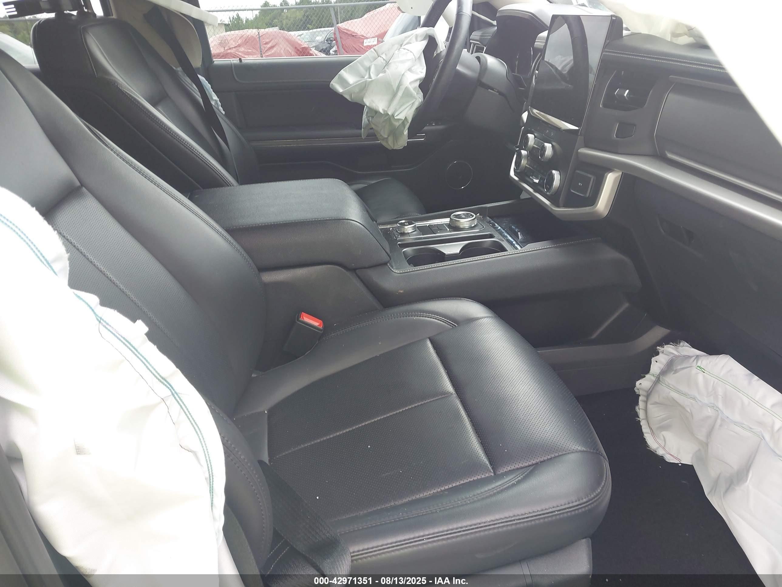 FORD EXPEDITION image 5