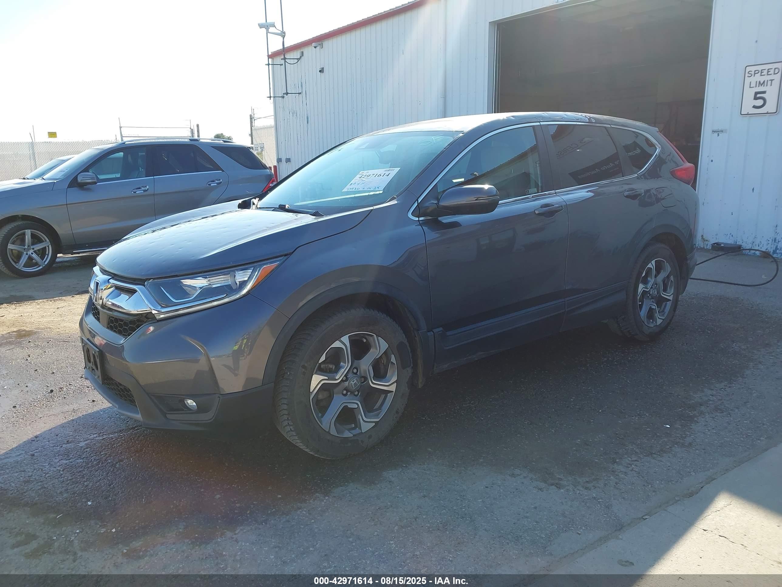 HONDA CR-V image 2