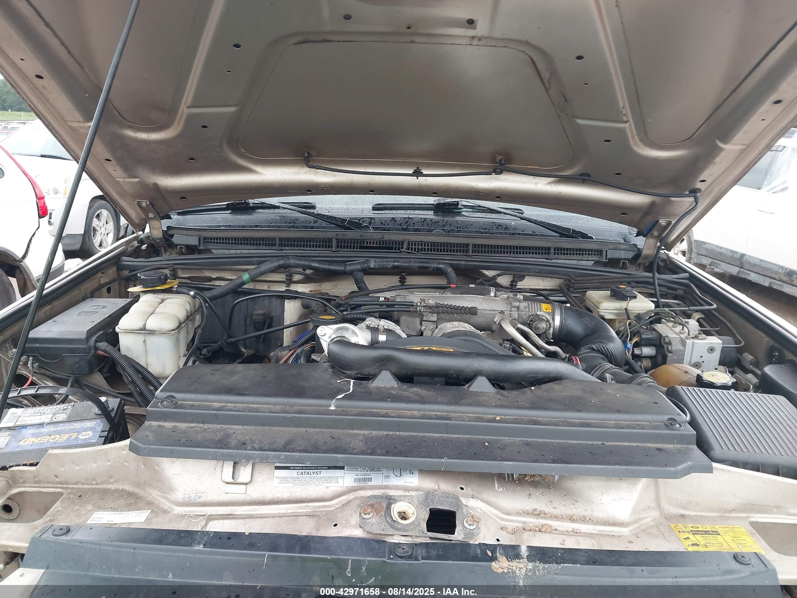 LAND ROVER image 10