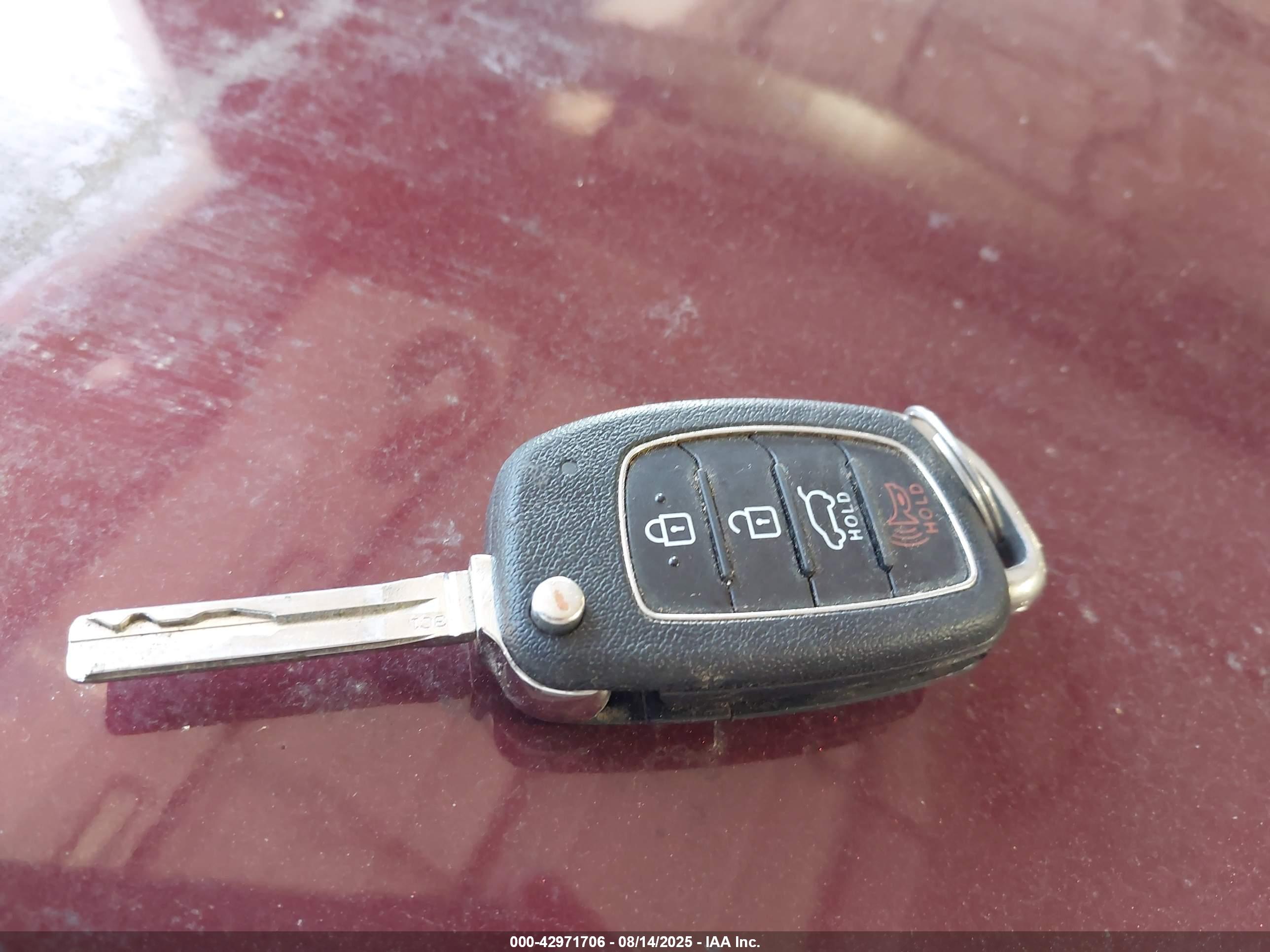 HYUNDAI TUCSON image 11