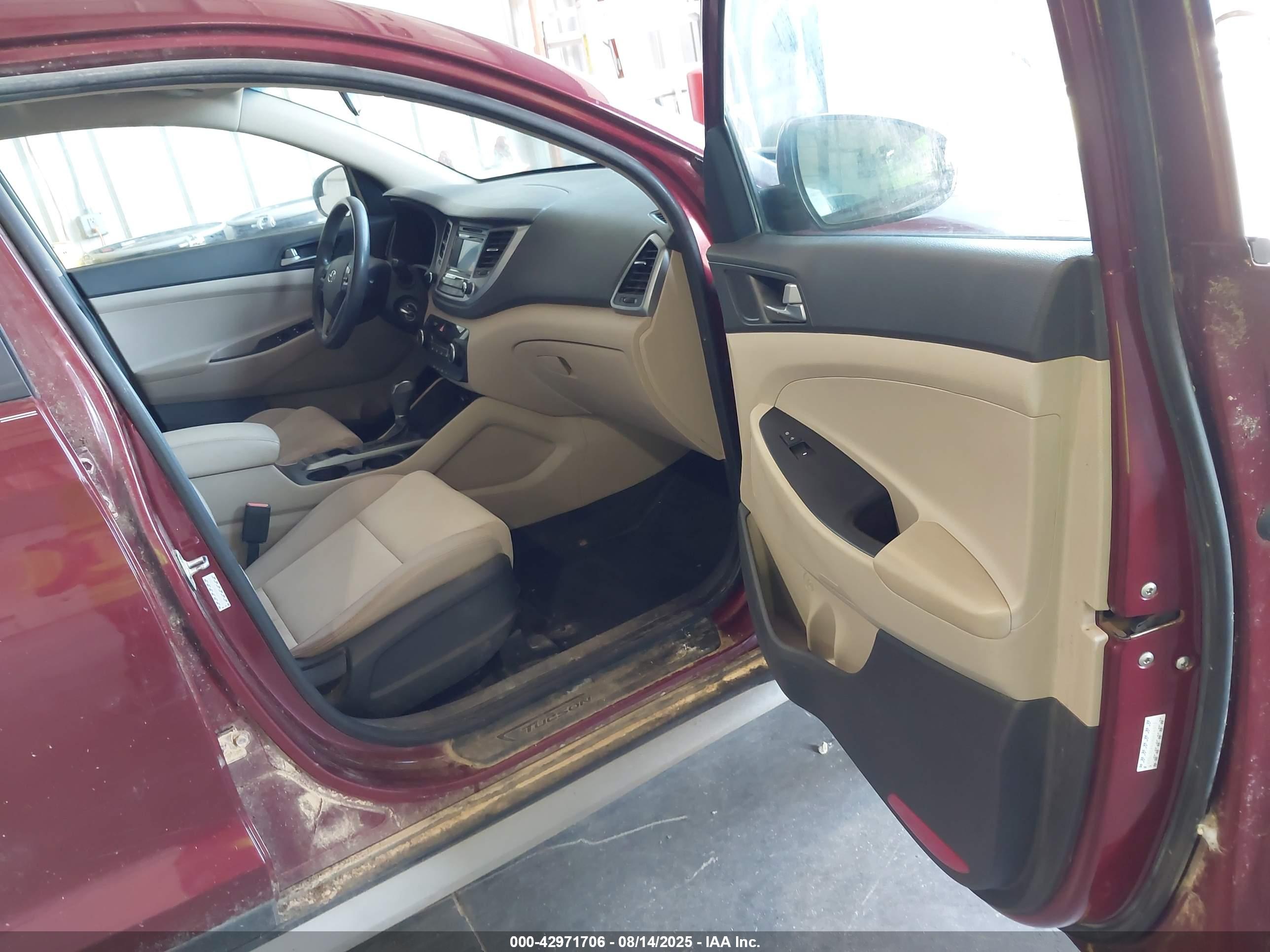 HYUNDAI TUCSON image 5