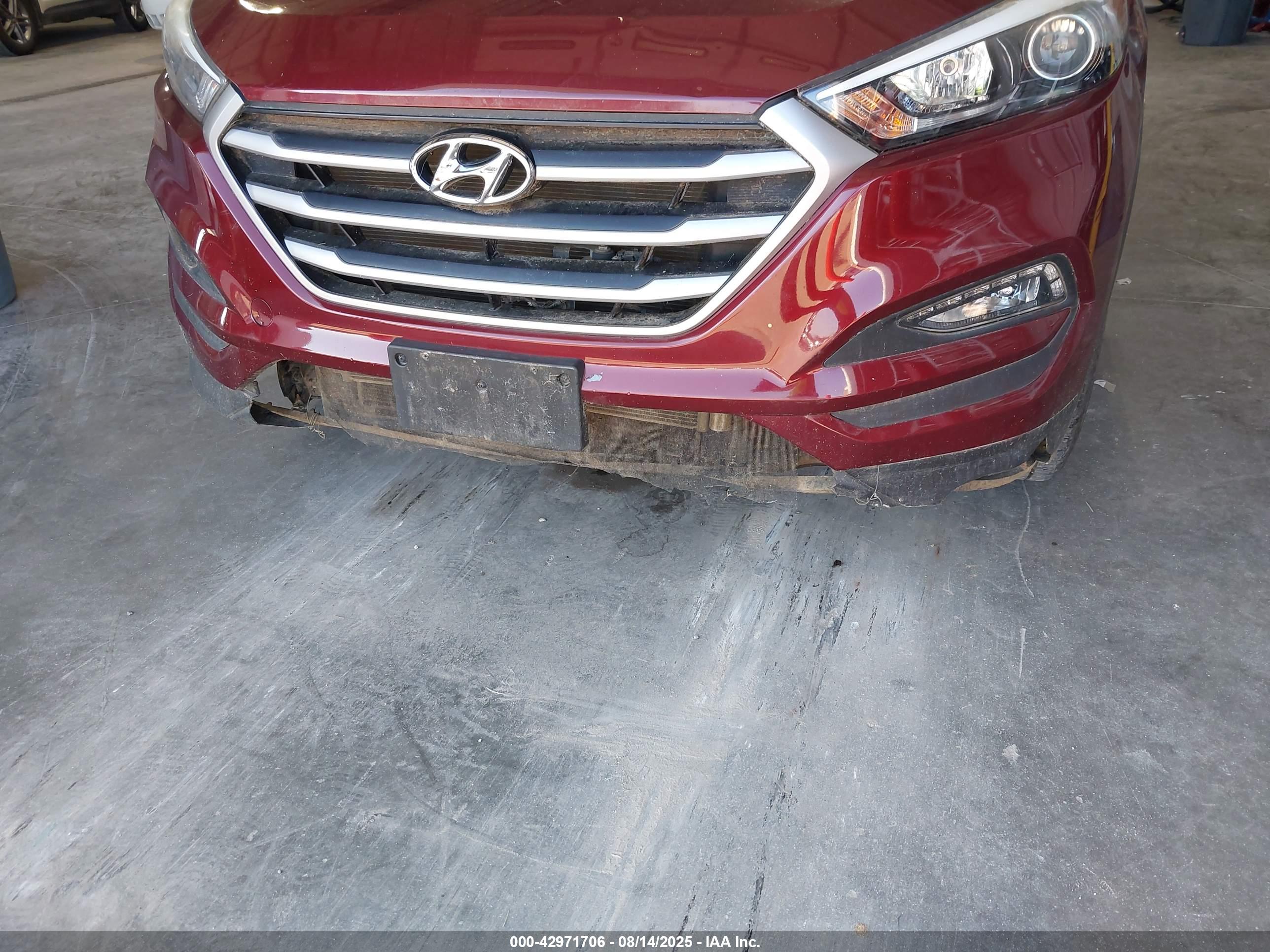 HYUNDAI TUCSON image 6