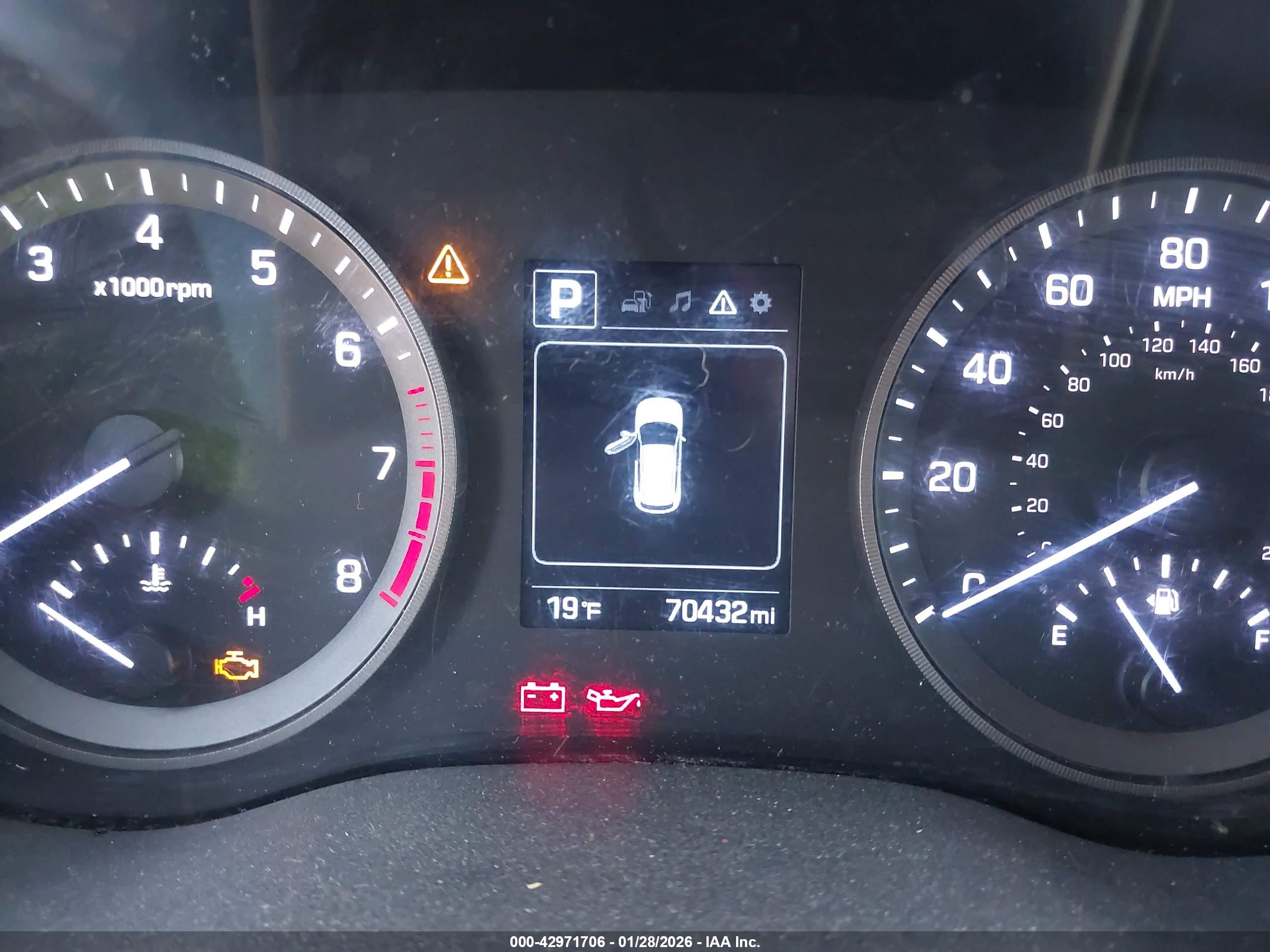 HYUNDAI TUCSON image 7
