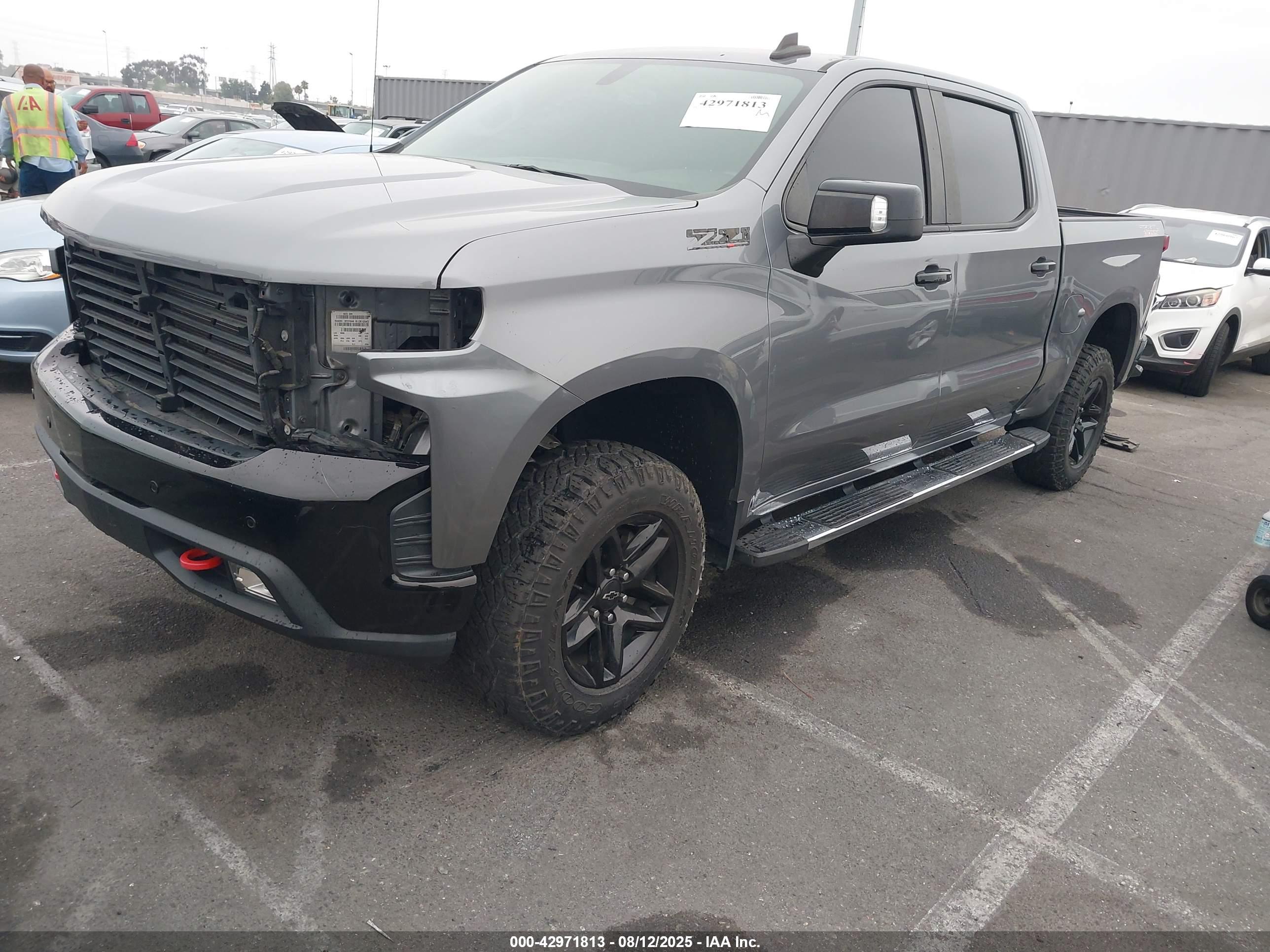 CHEVROLET SILVERADO image 2