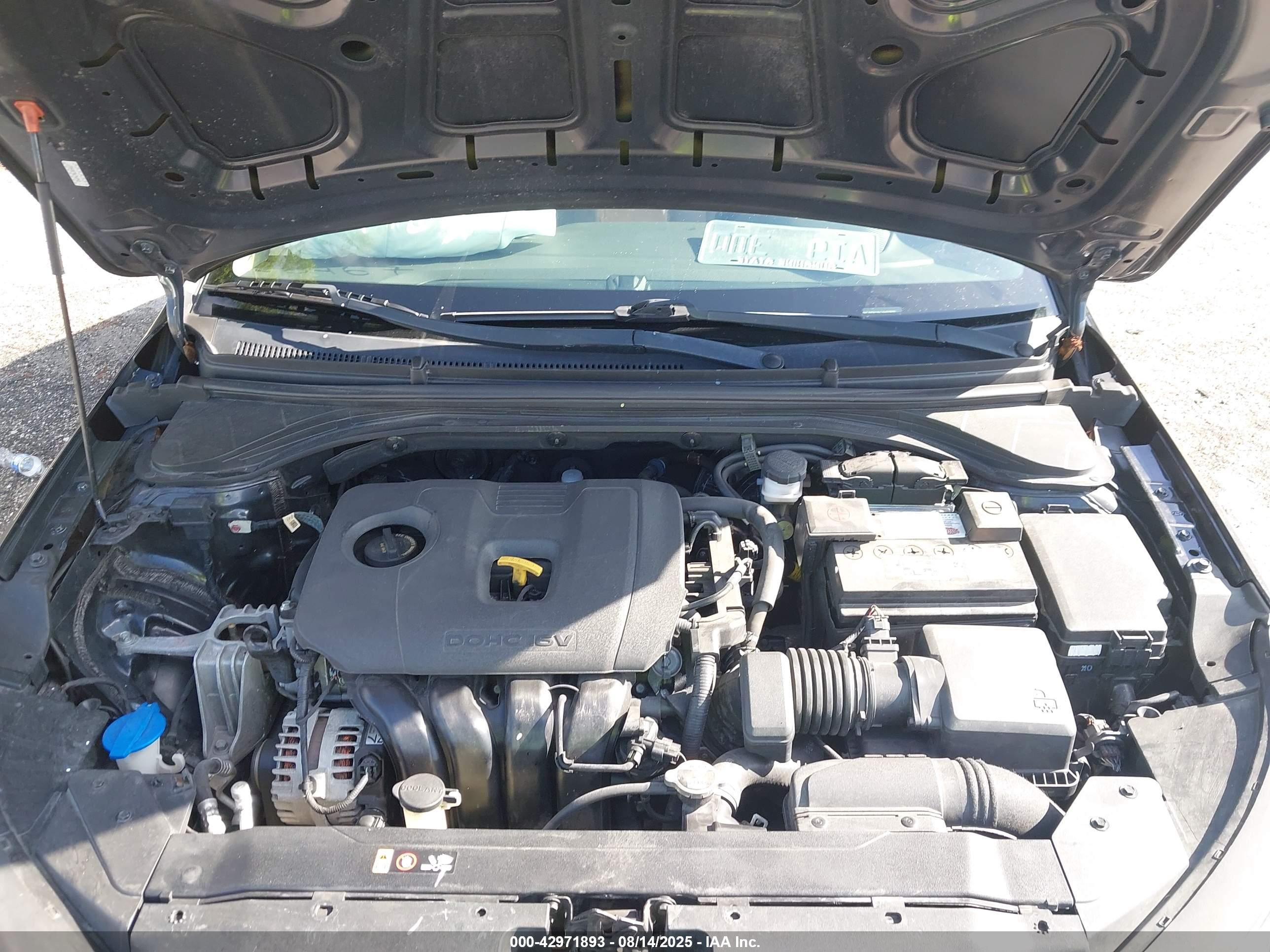 HYUNDAI ELANTRA image 10