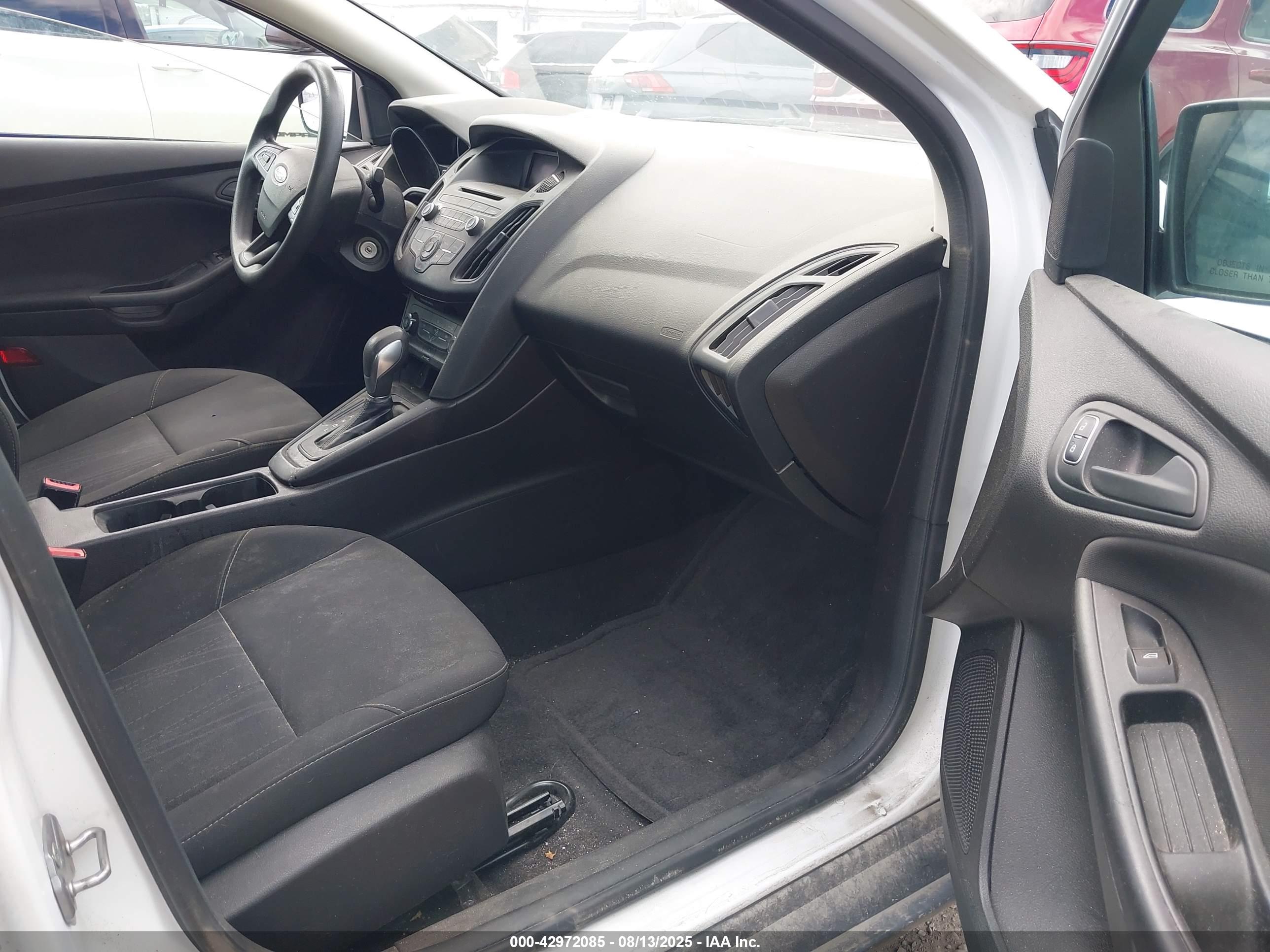 FORD FOCUS image 5