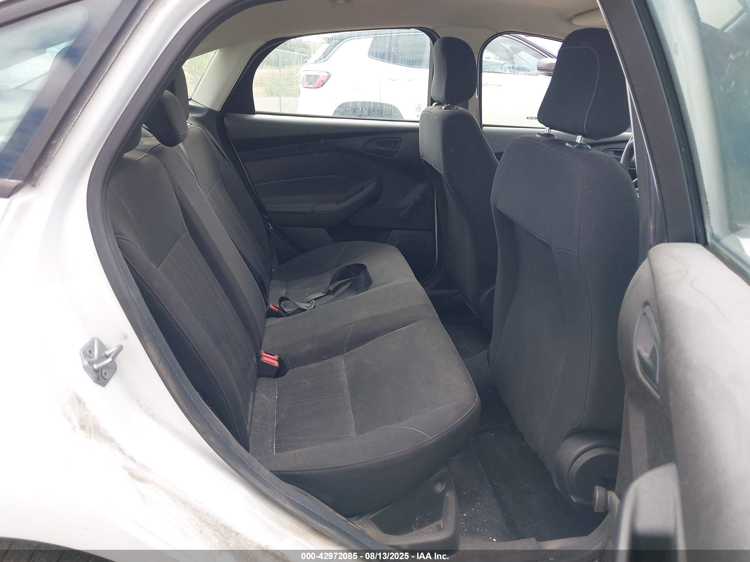 FORD FOCUS image 8