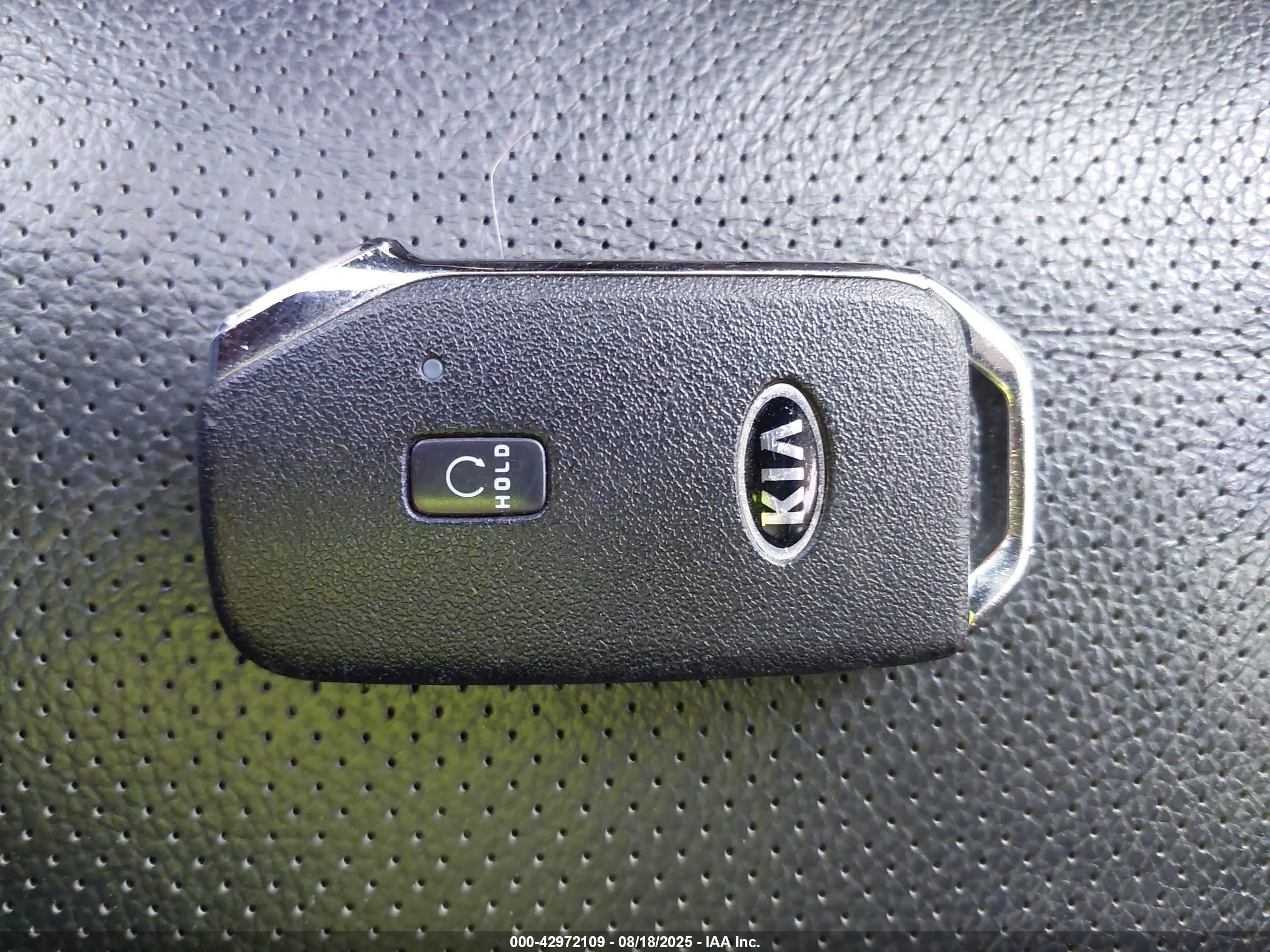KIA CADENZA image 11