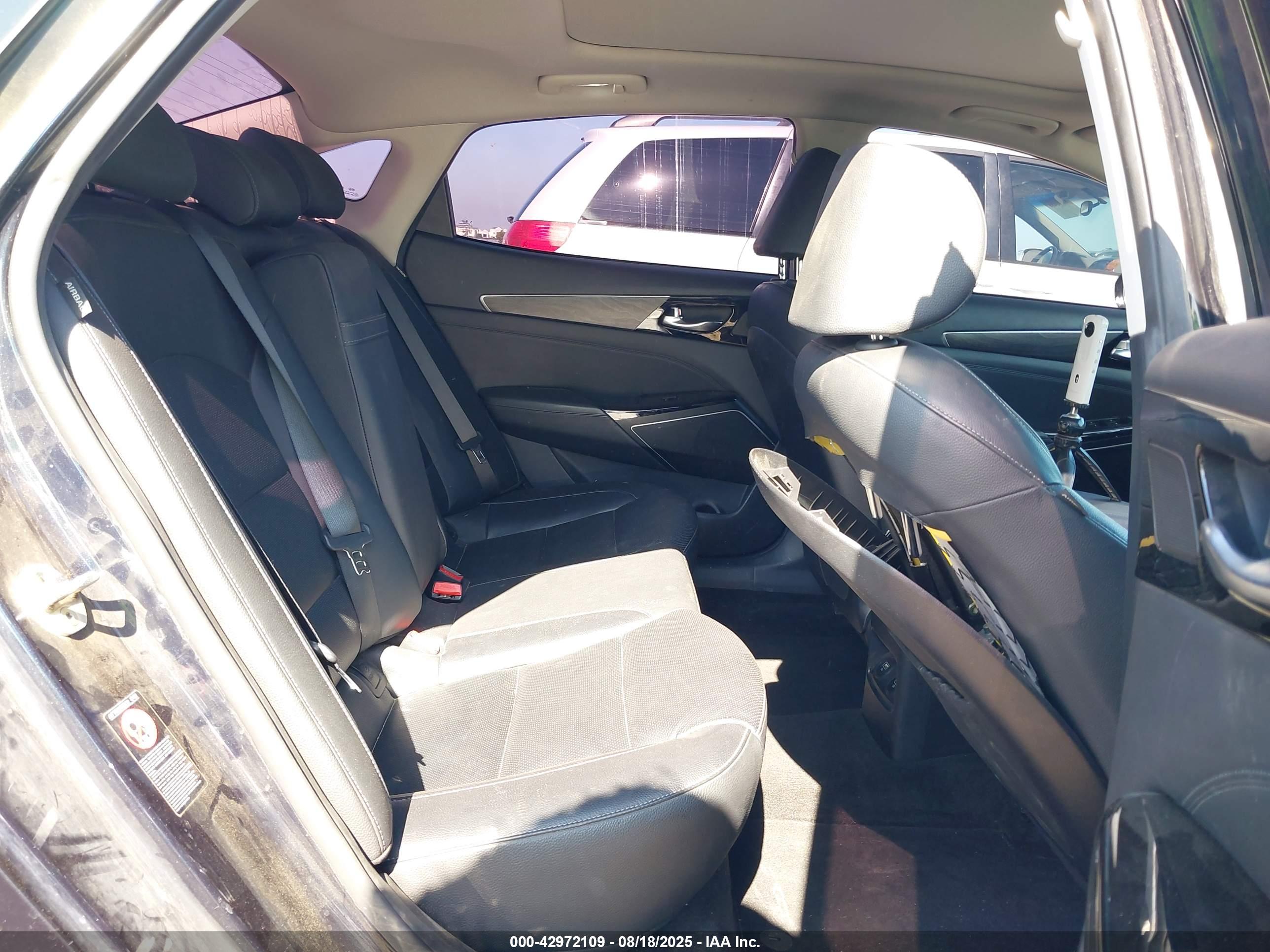 KIA CADENZA image 8