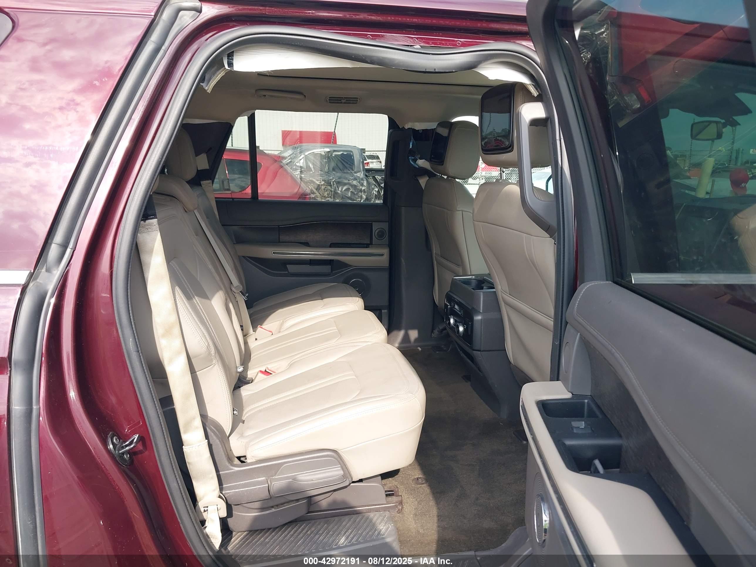 FORD EXPEDITION image 8