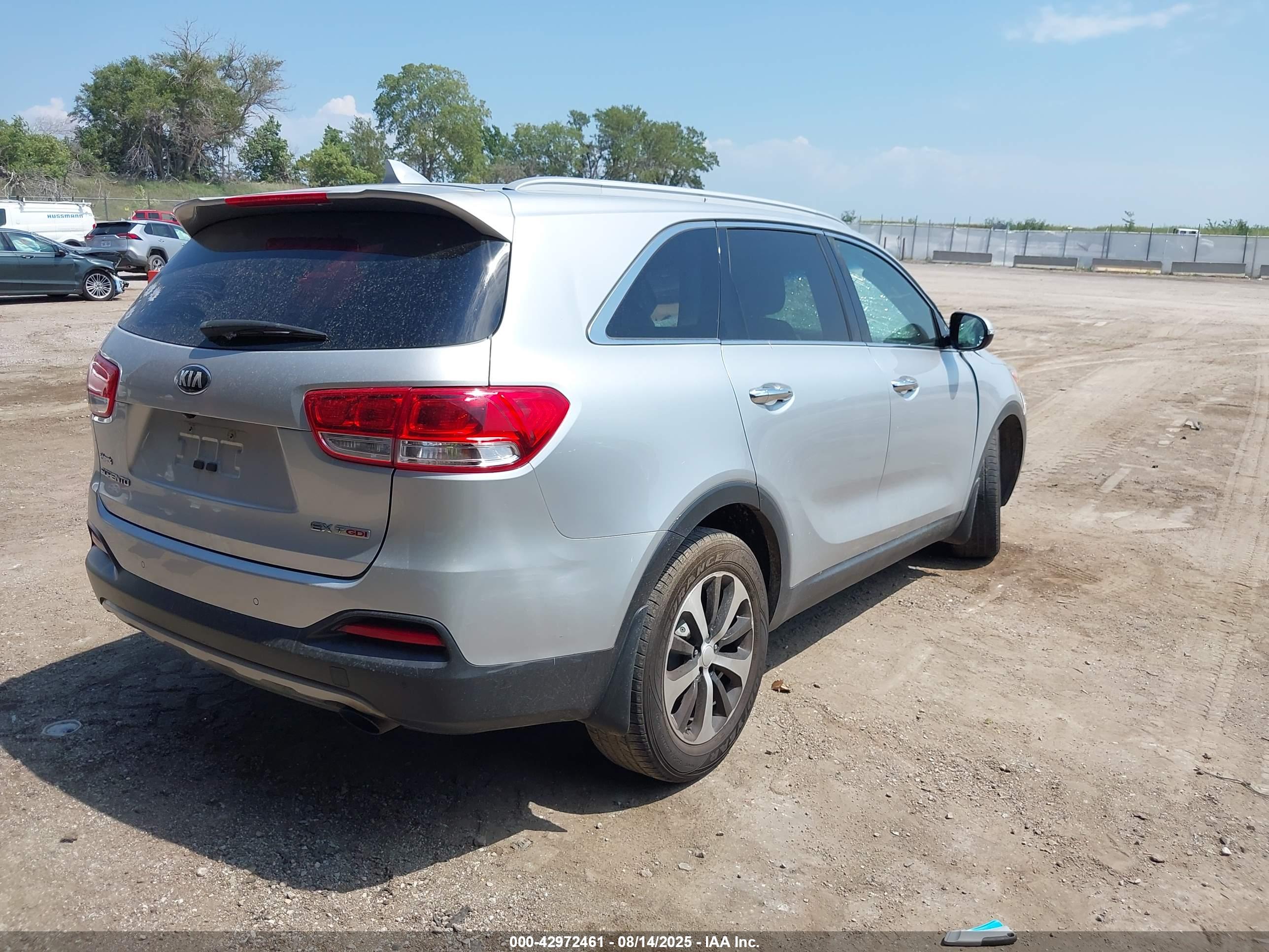 KIA SORENTO image 4