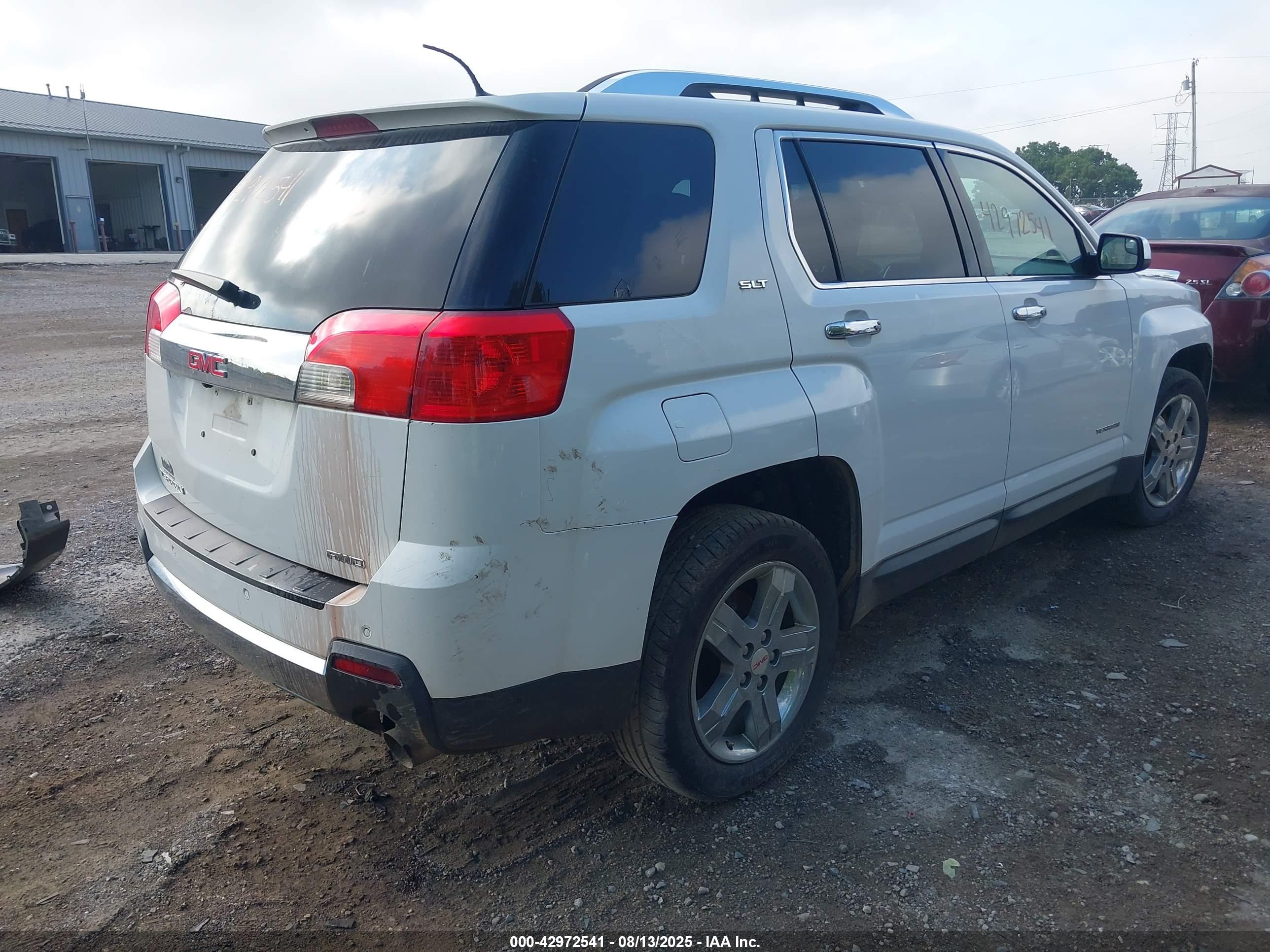 GMC TERRAIN image 4