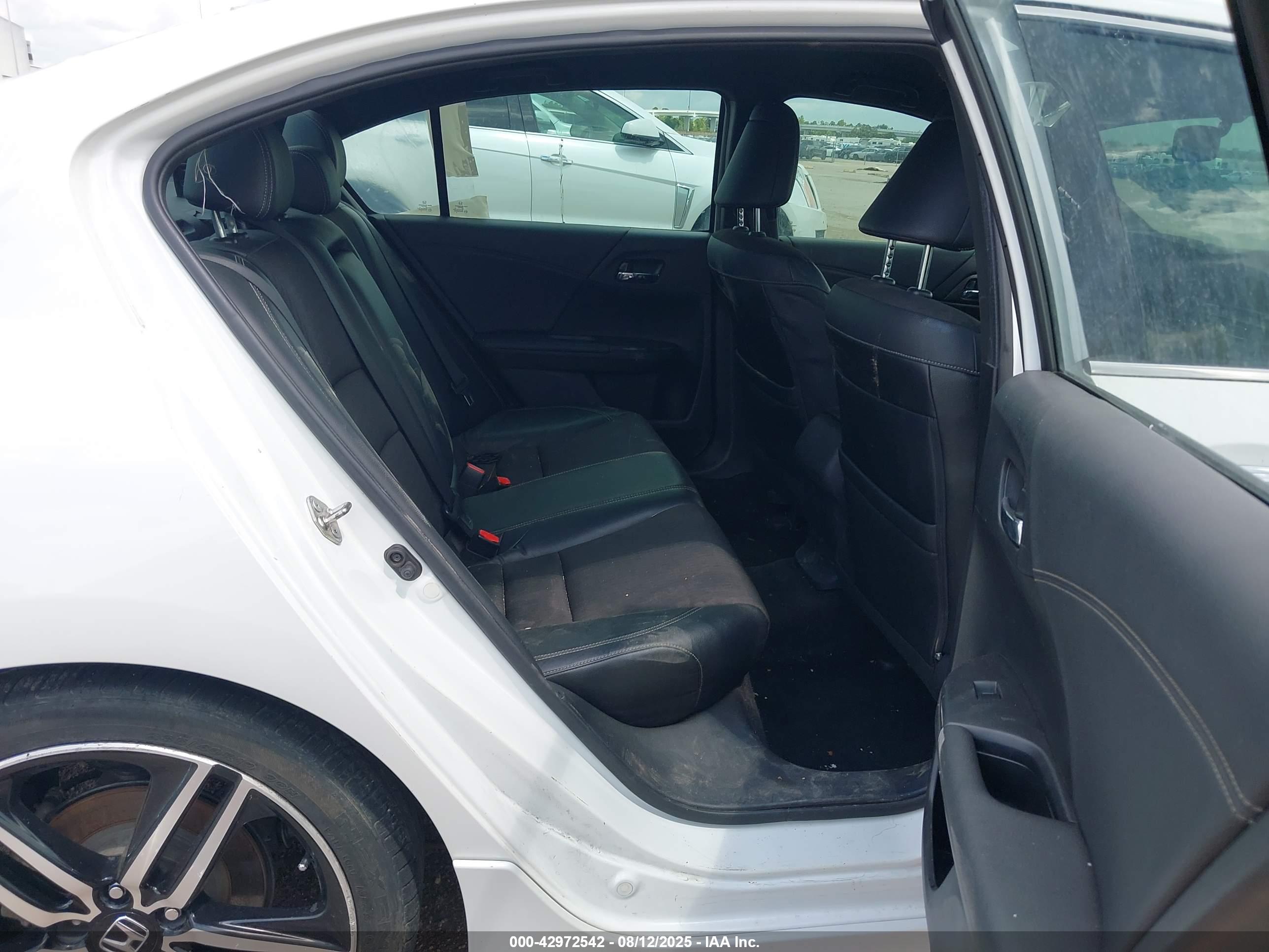HONDA ACCORD image 8