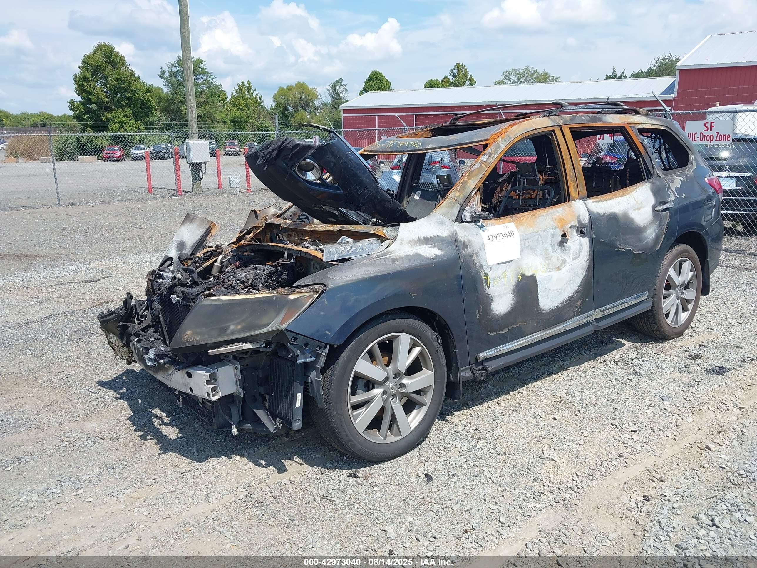 NISSAN PATHFINDER image 2