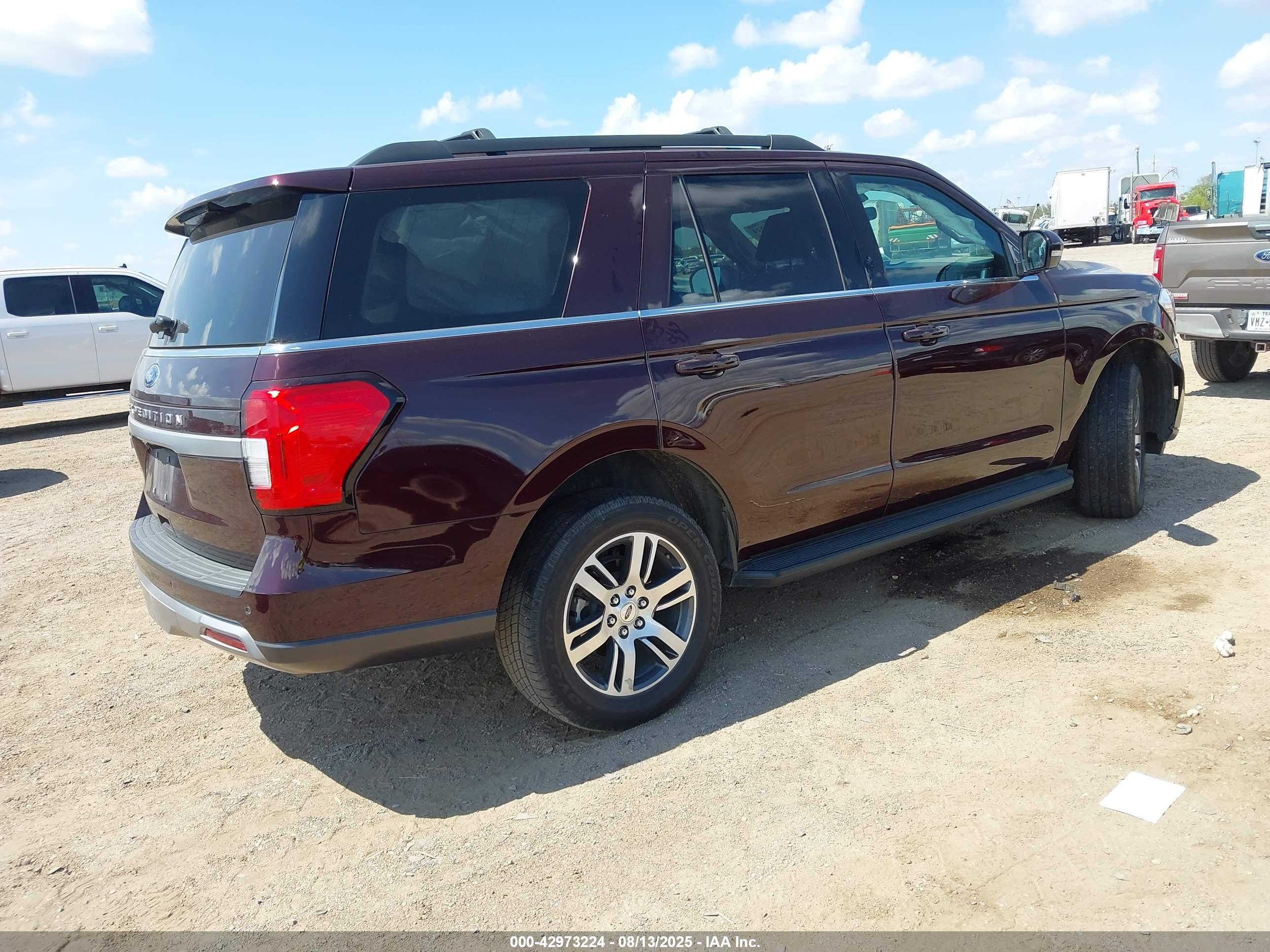 FORD EXPEDITION image 4