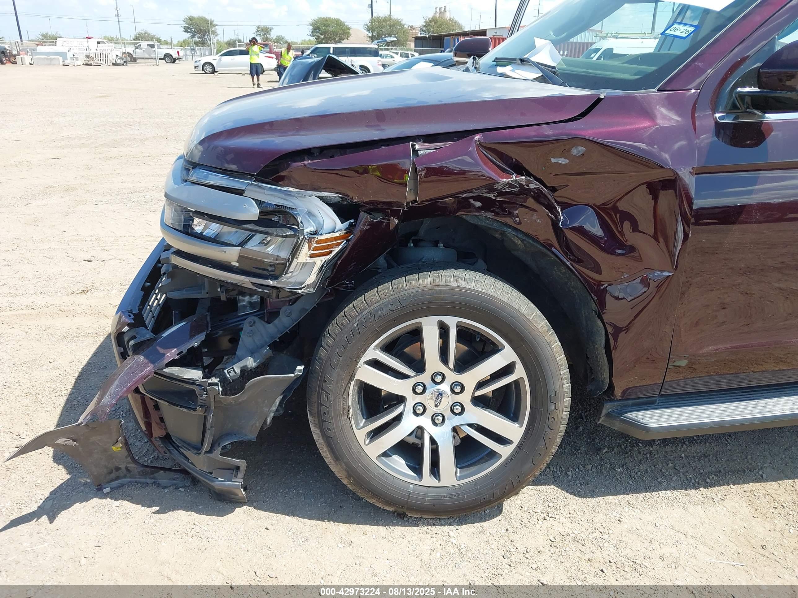 FORD EXPEDITION image 6