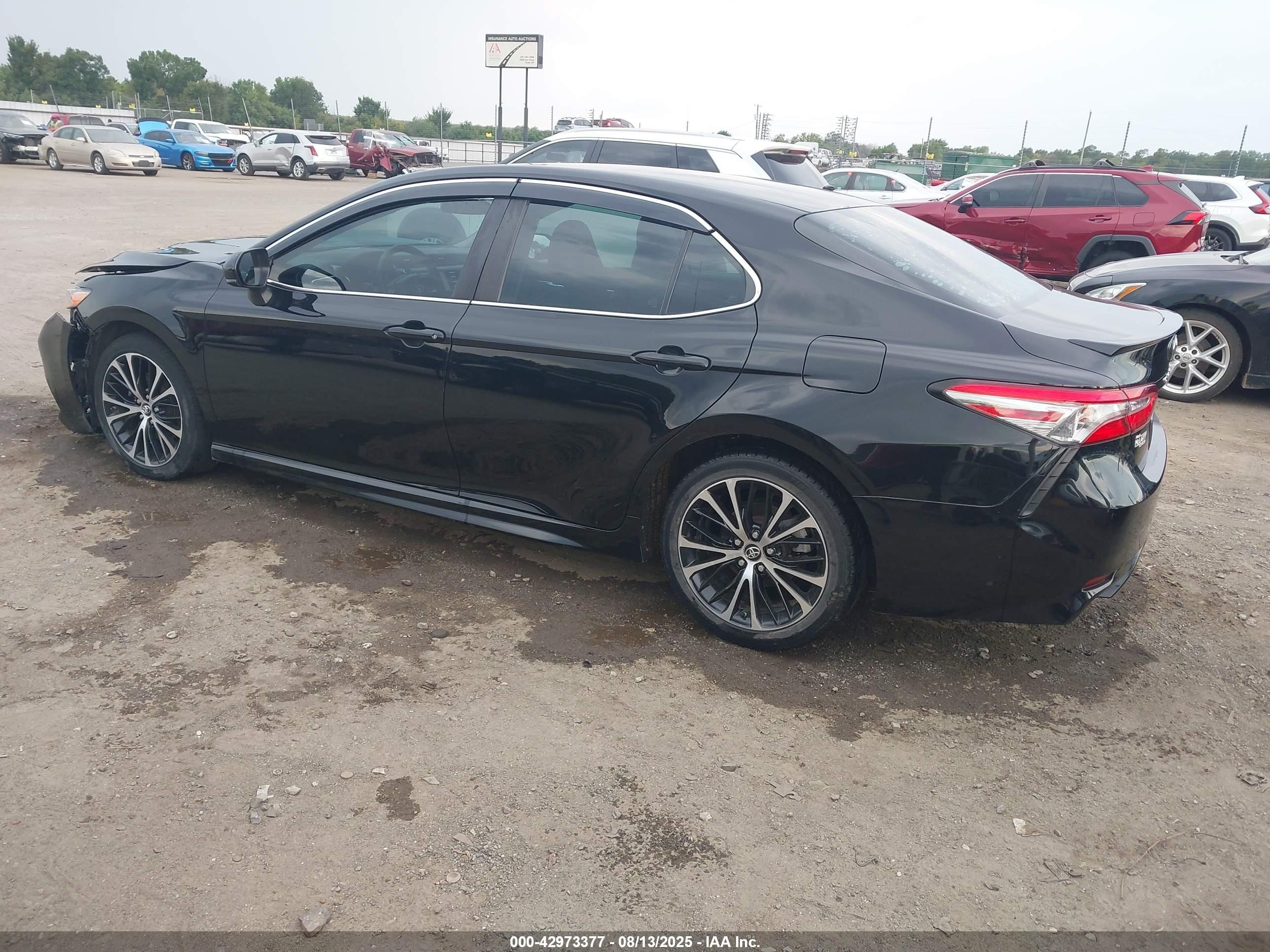 TOYOTA CAMRY image 3