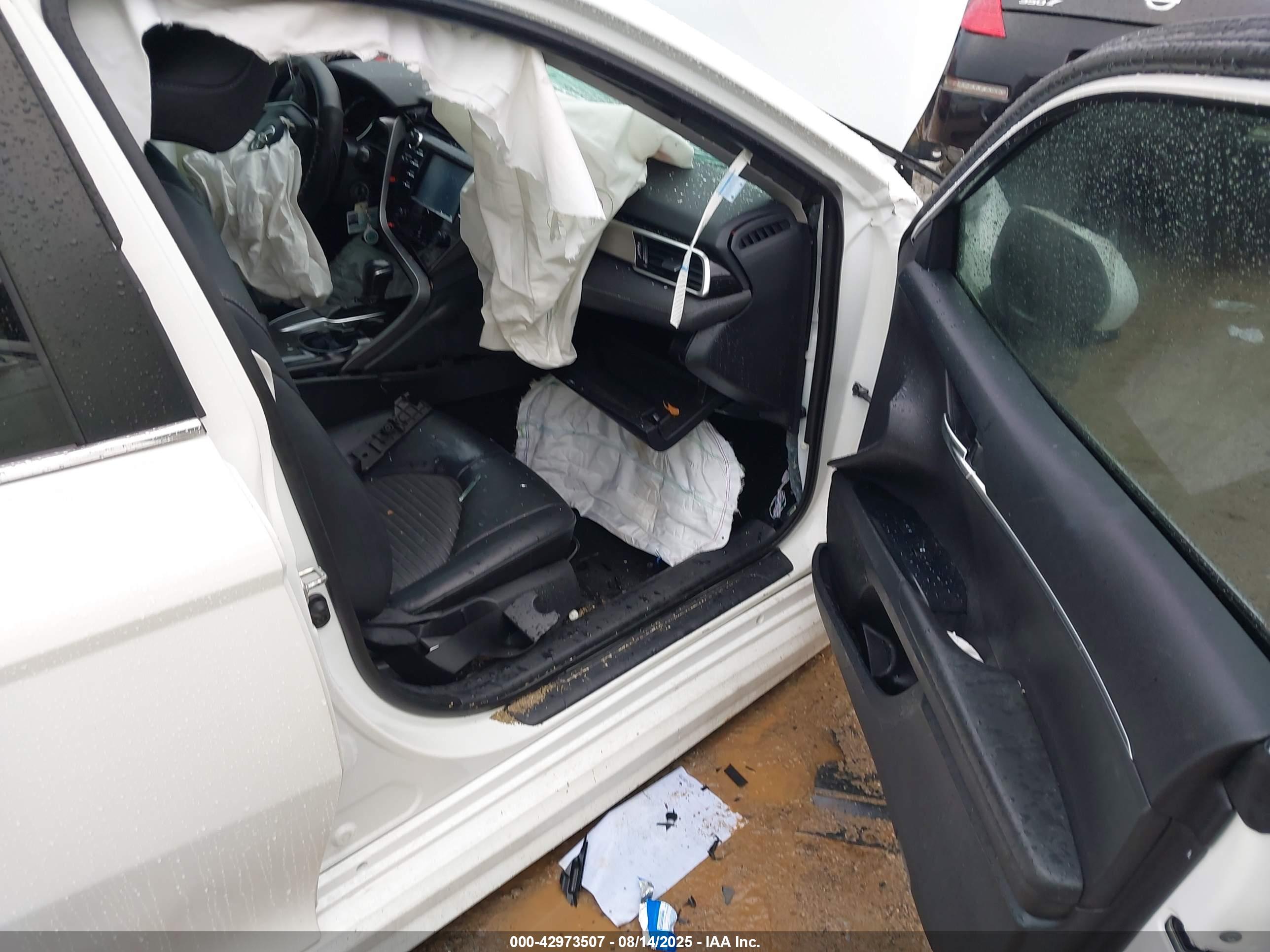 TOYOTA CAMRY image 5