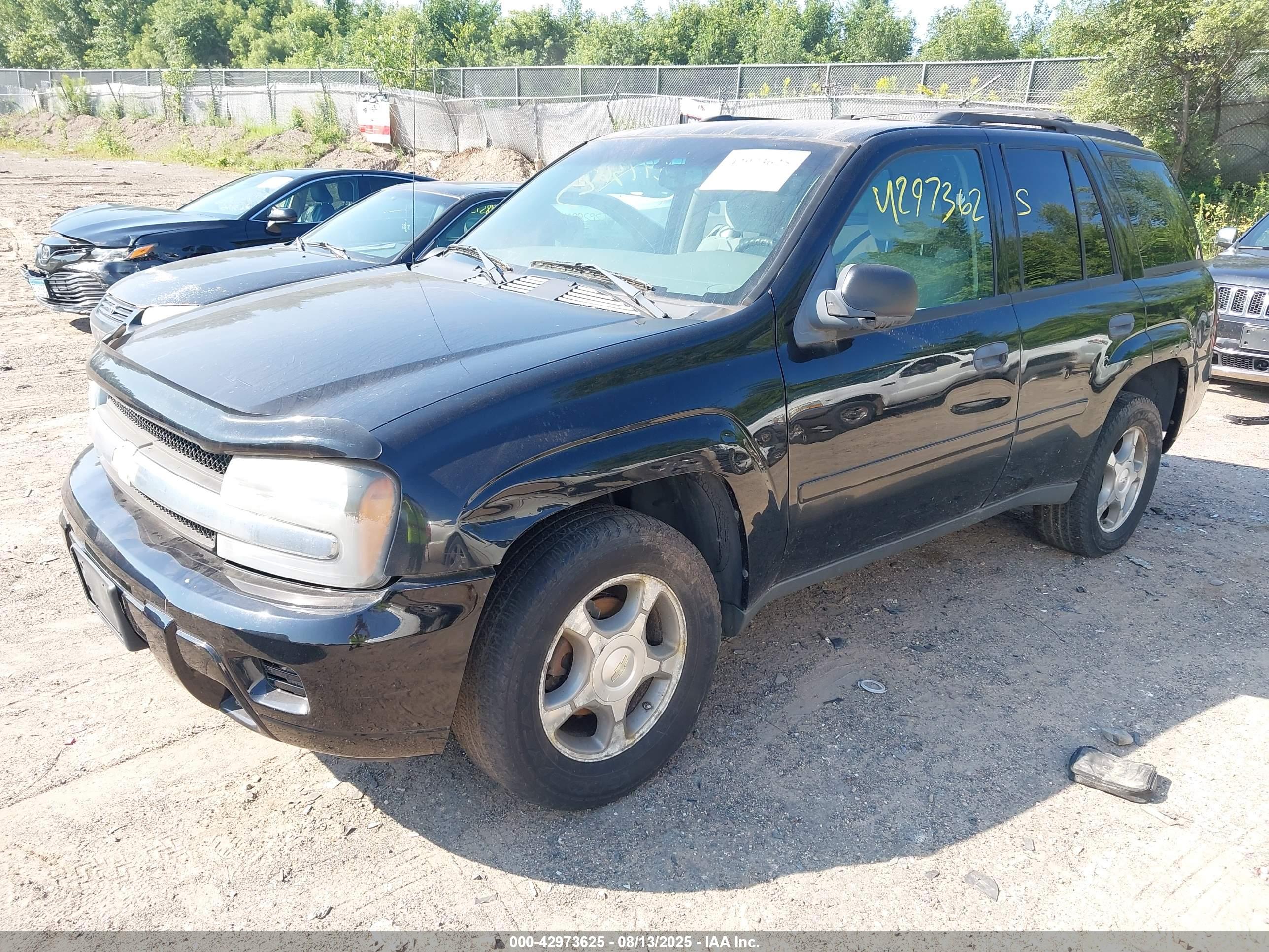 CHEVROLET TRAILBLAZER image 2