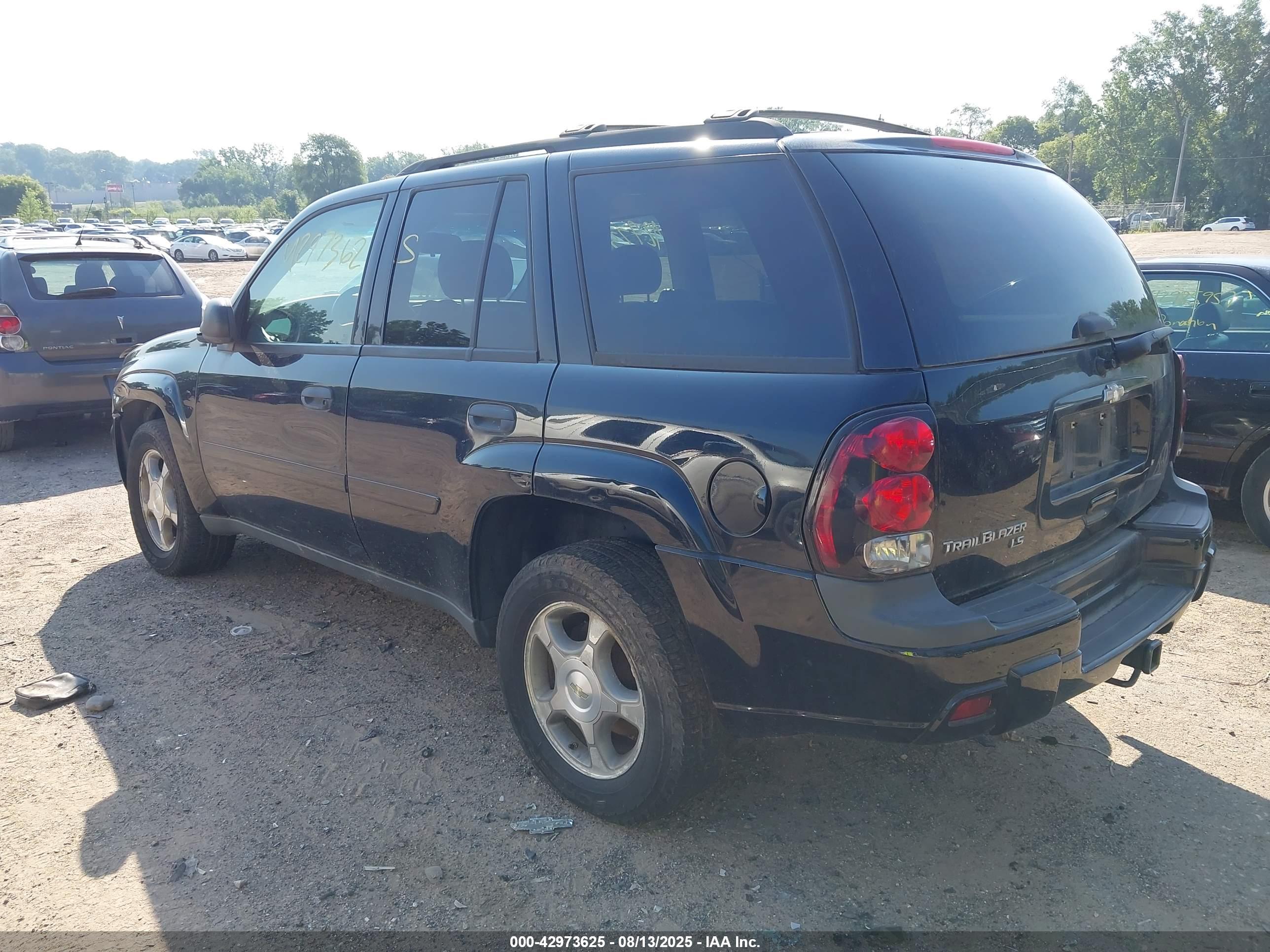 CHEVROLET TRAILBLAZER image 3