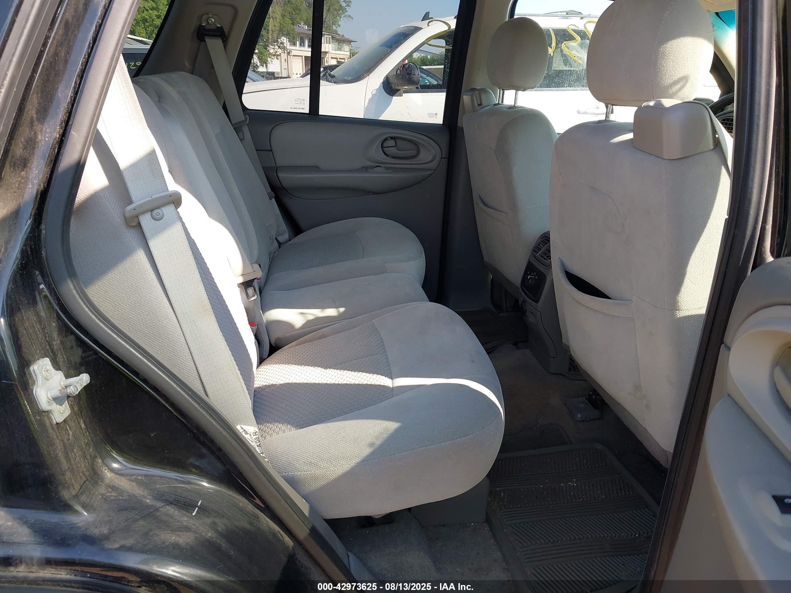 CHEVROLET TRAILBLAZER image 8