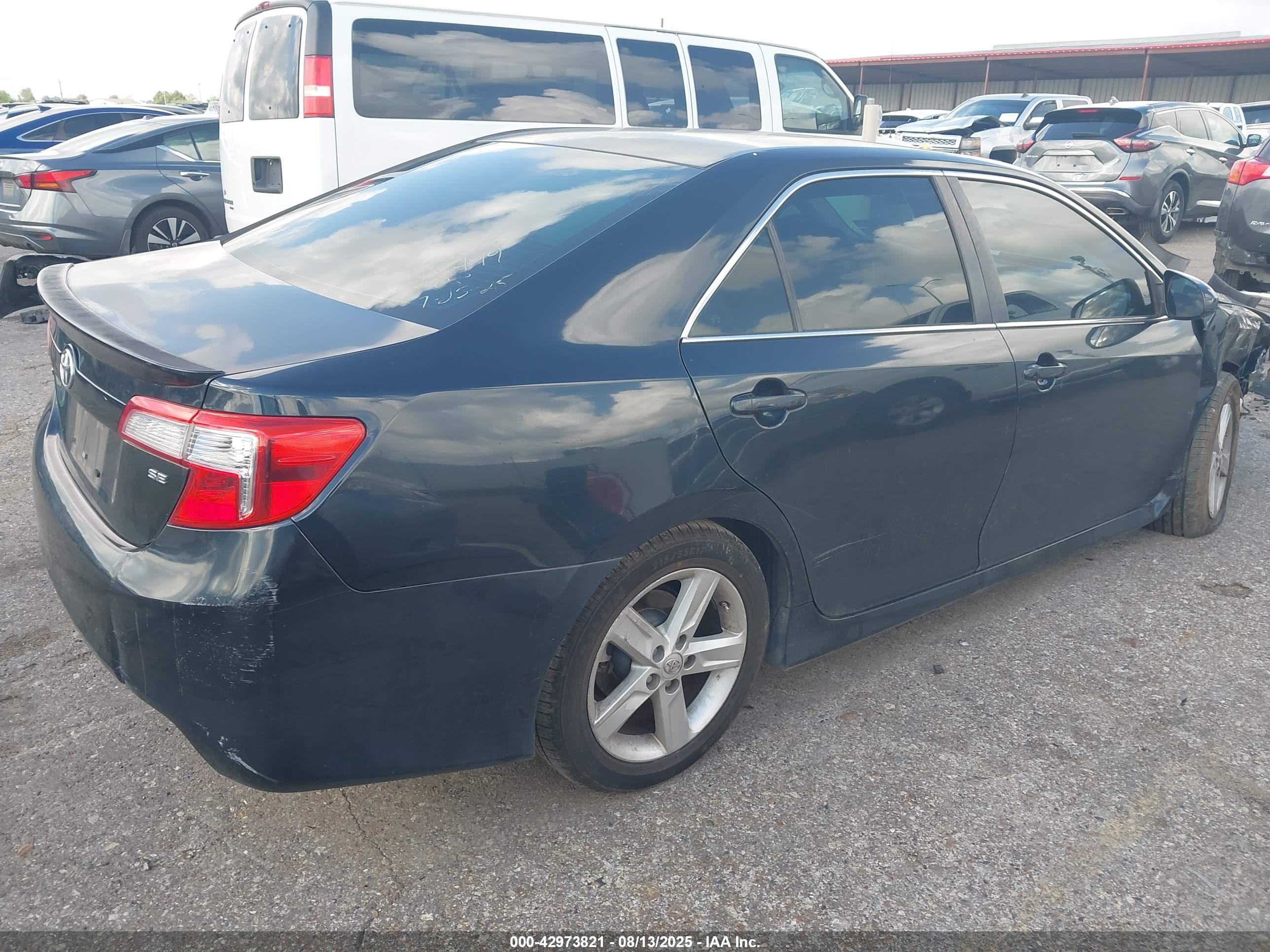 TOYOTA CAMRY image 4