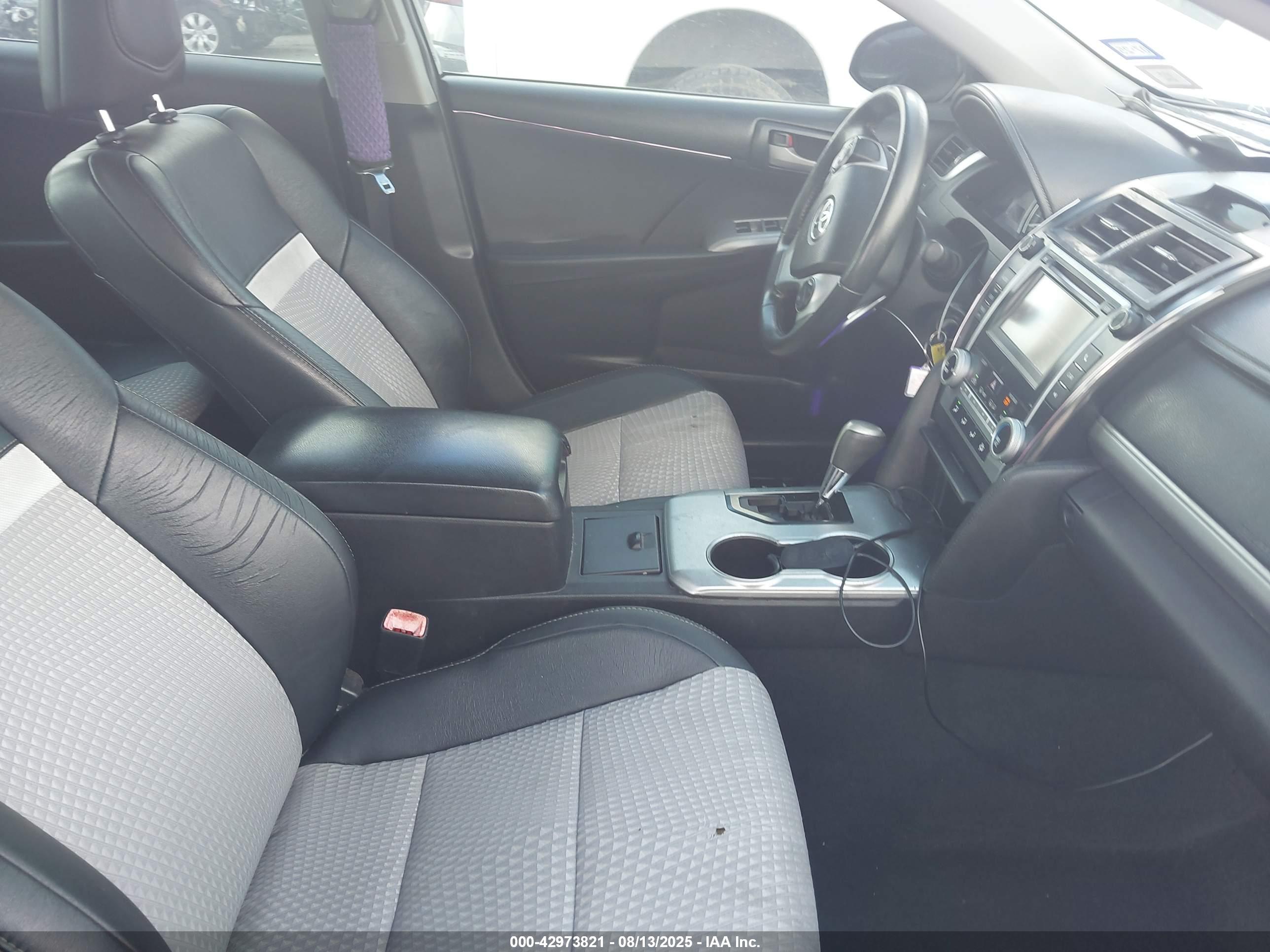 TOYOTA CAMRY image 5