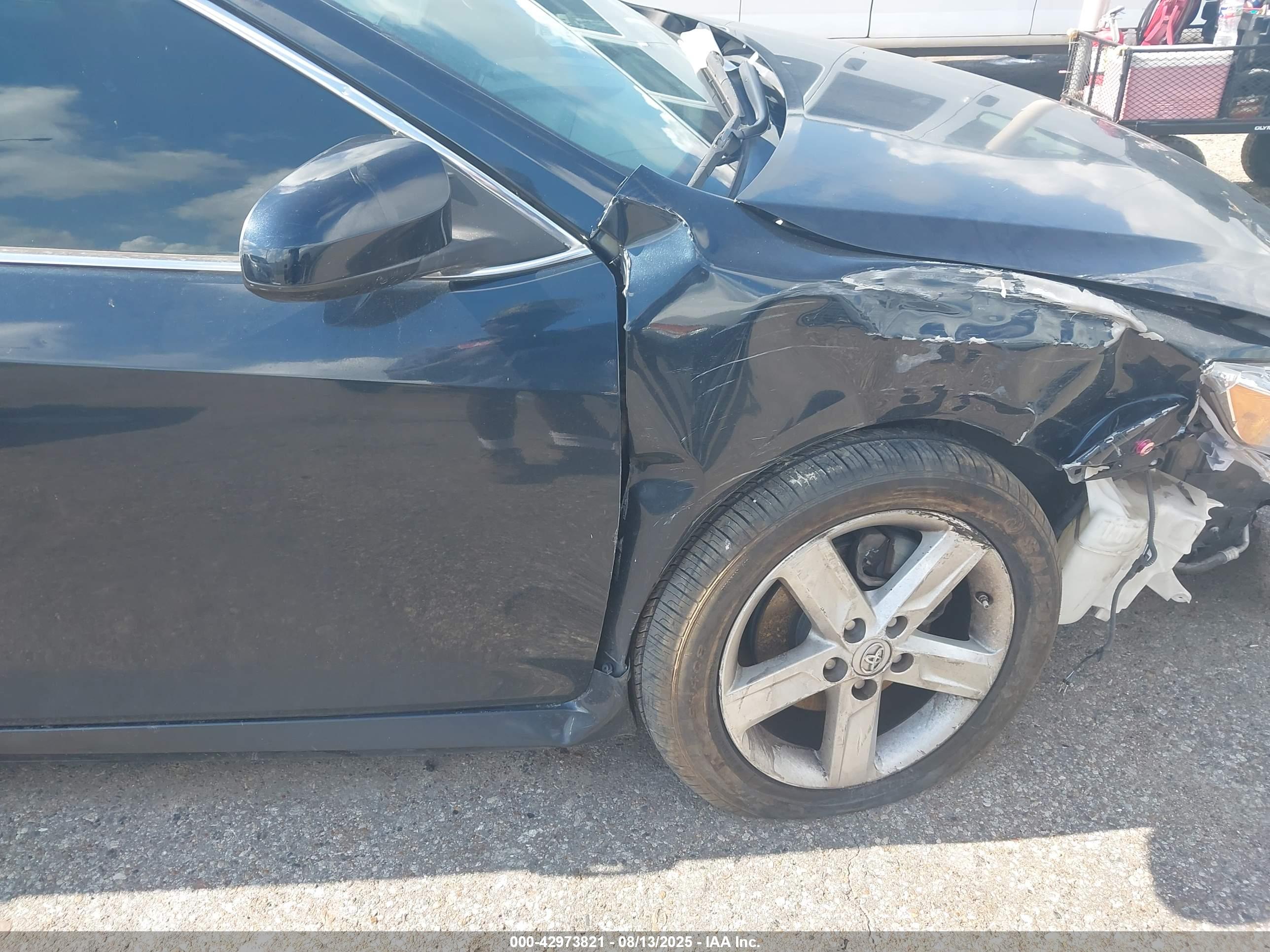 TOYOTA CAMRY image 6